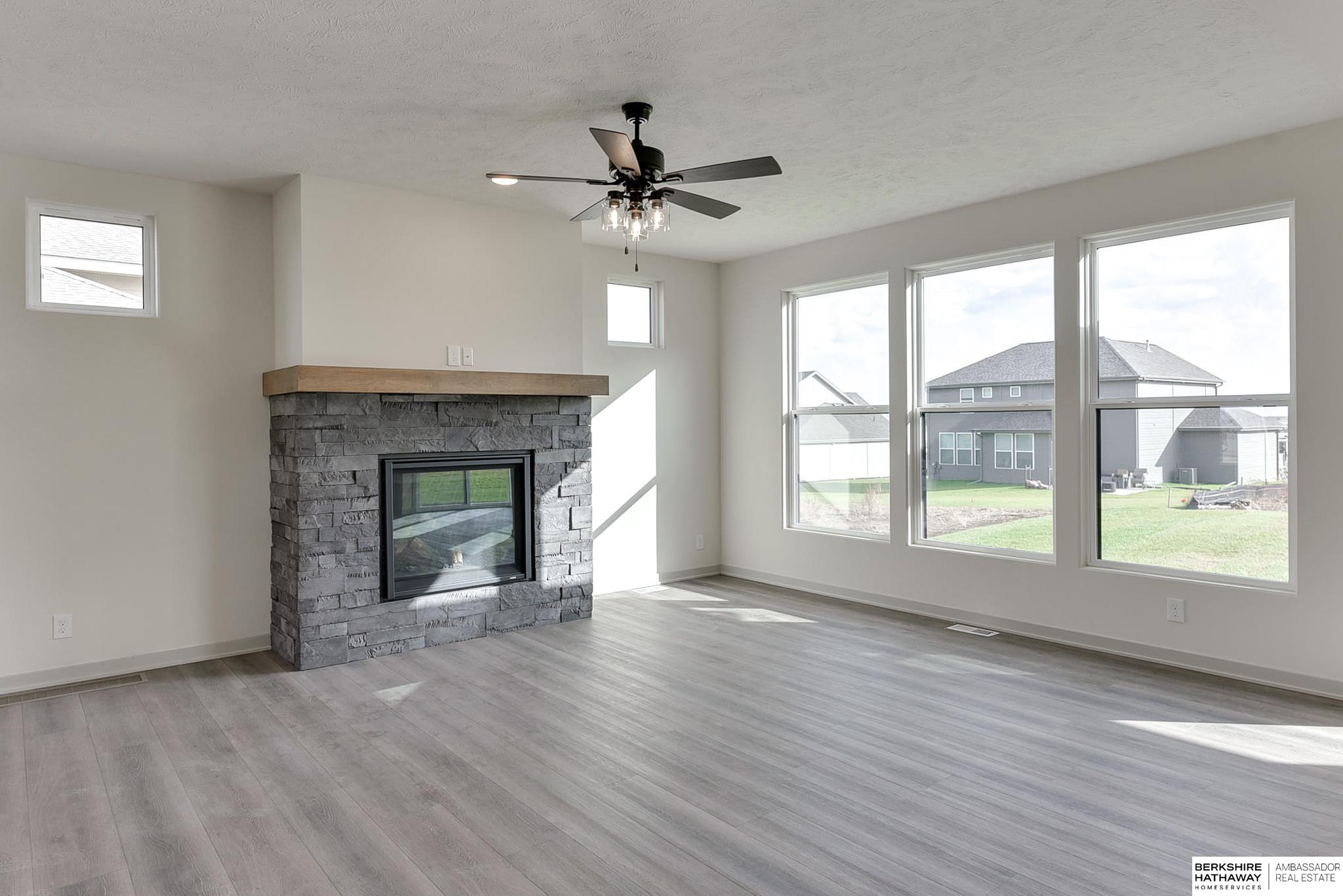 Papillion, Nebraska 68046, United States, 4 Bedrooms Bedrooms, ,4 BathroomsBathrooms,Residential,Active,36364