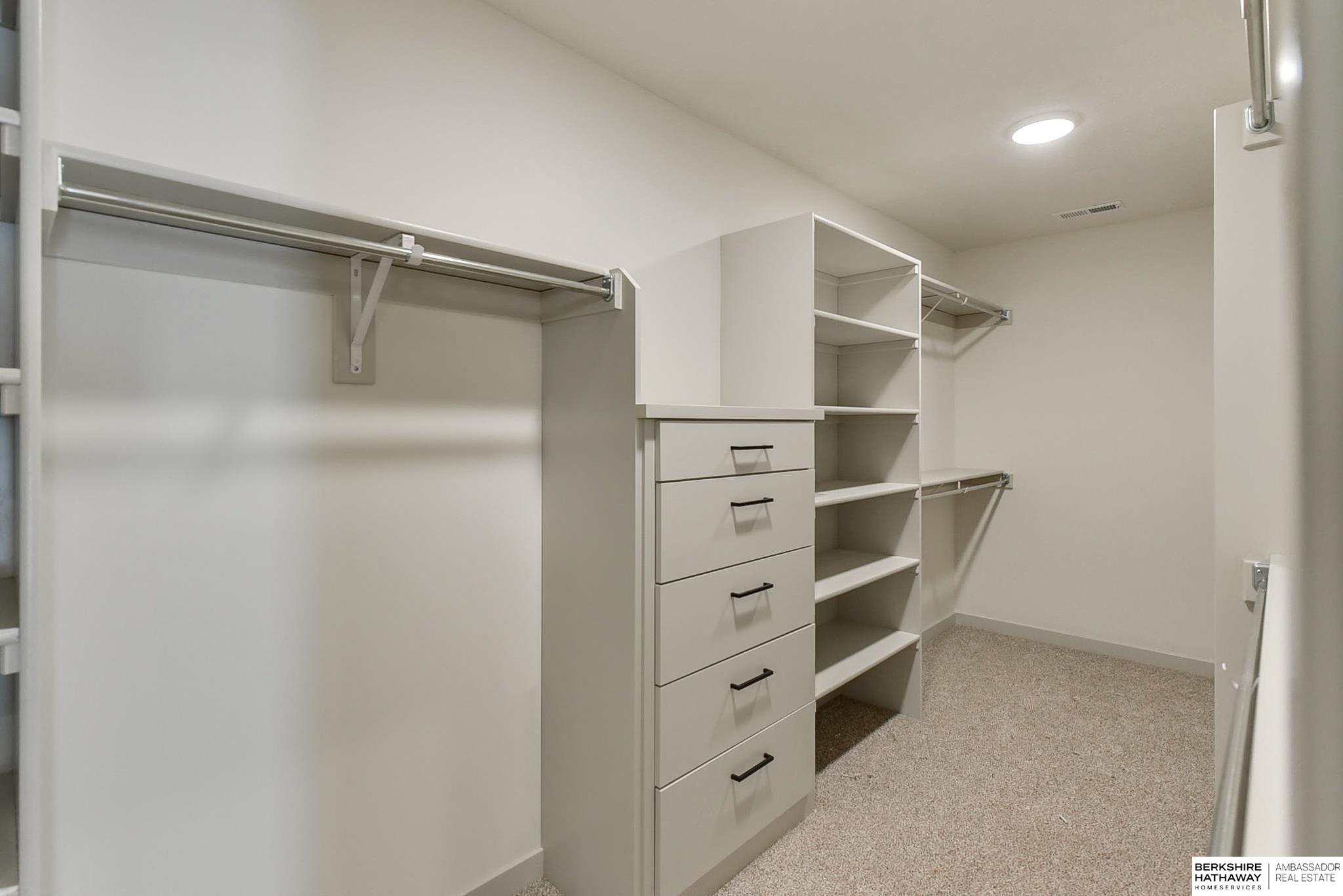 Papillion, Nebraska 68046, United States, 4 Bedrooms Bedrooms, ,4 BathroomsBathrooms,Residential,Active,36364