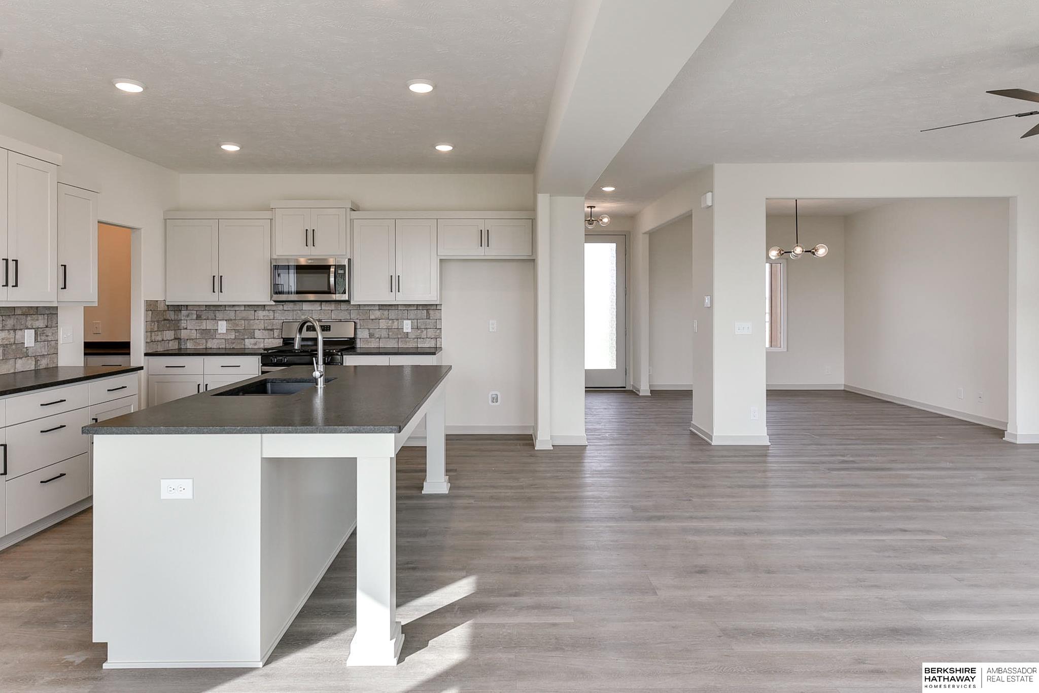 Papillion, Nebraska 68046, United States, 4 Bedrooms Bedrooms, ,4 BathroomsBathrooms,Residential,Active,36364