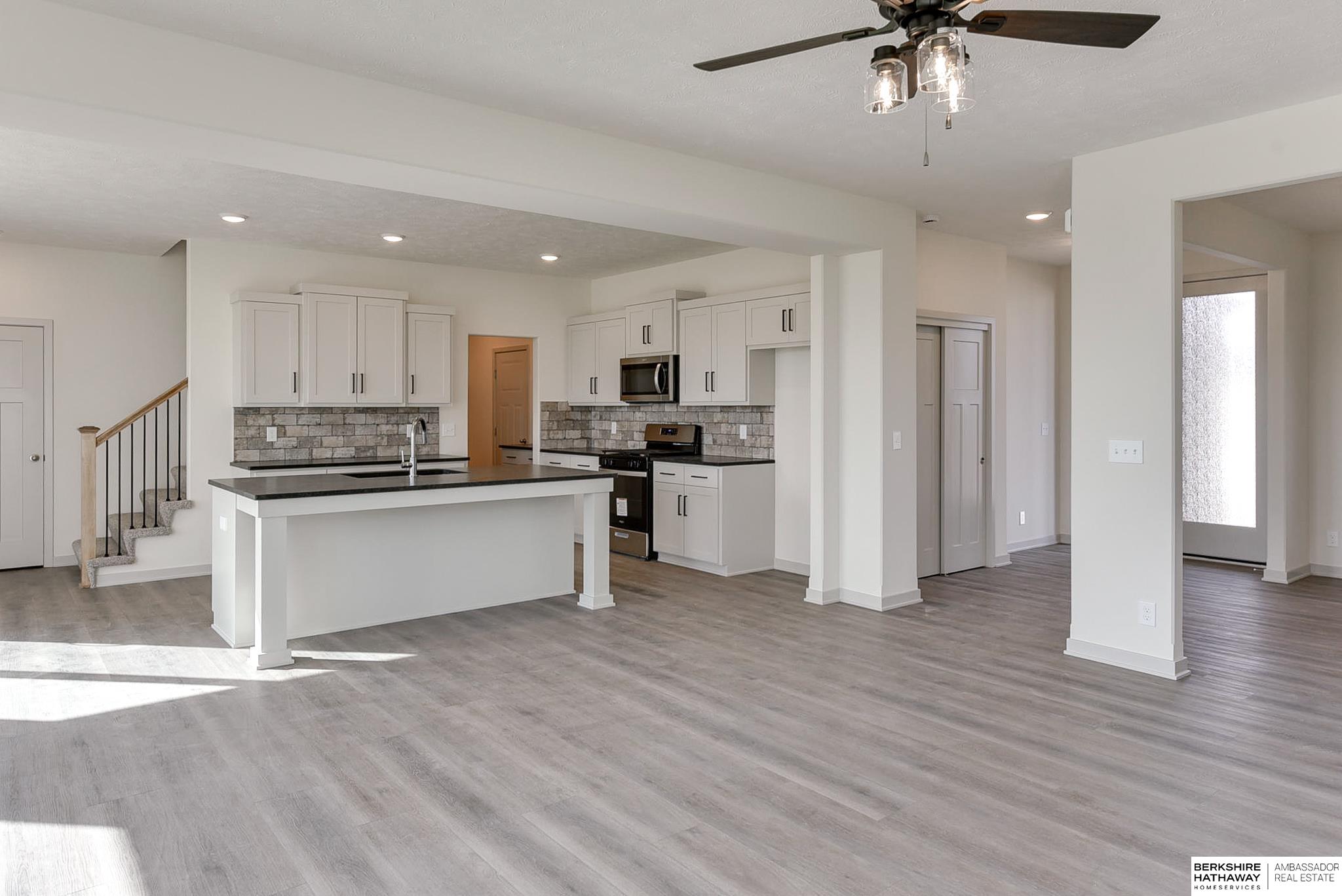 Papillion, Nebraska 68046, United States, 4 Bedrooms Bedrooms, ,4 BathroomsBathrooms,Residential,Active,36364