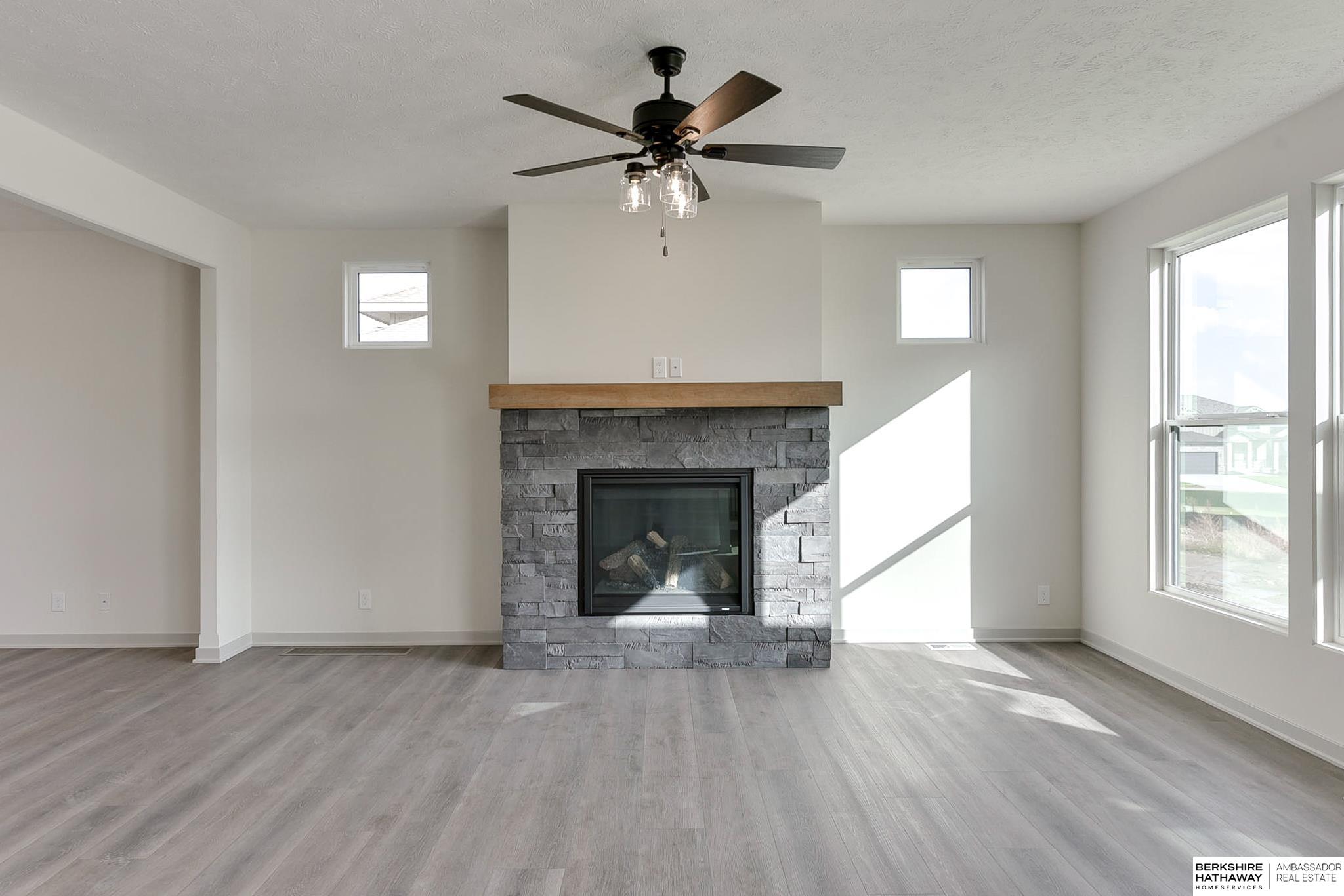 Papillion, Nebraska 68046, United States, 4 Bedrooms Bedrooms, ,4 BathroomsBathrooms,Residential,Active,36364