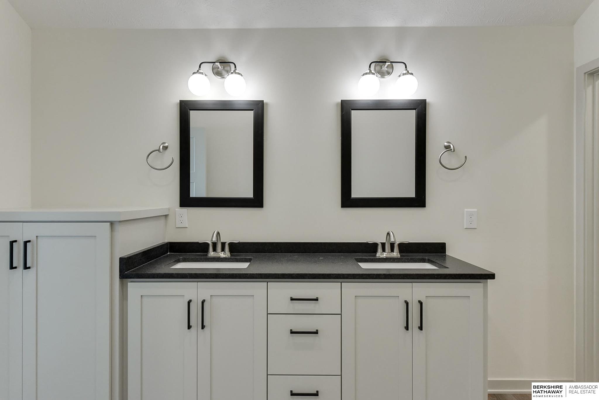 Papillion, Nebraska 68046, United States, 4 Bedrooms Bedrooms, ,4 BathroomsBathrooms,Residential,Active,36364