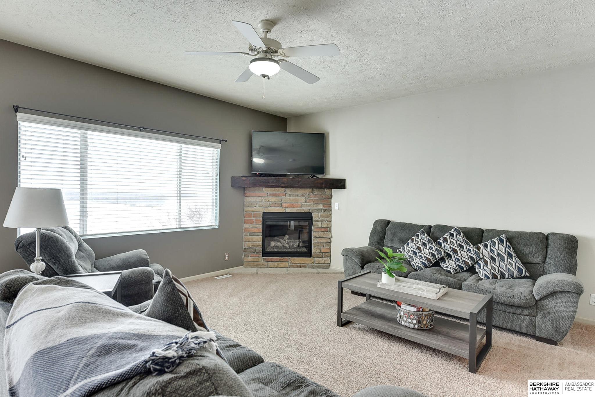 Bellevue, Nebraska 68123, United States, 4 Bedrooms Bedrooms, ,4 BathroomsBathrooms,Residential,Pending,2396