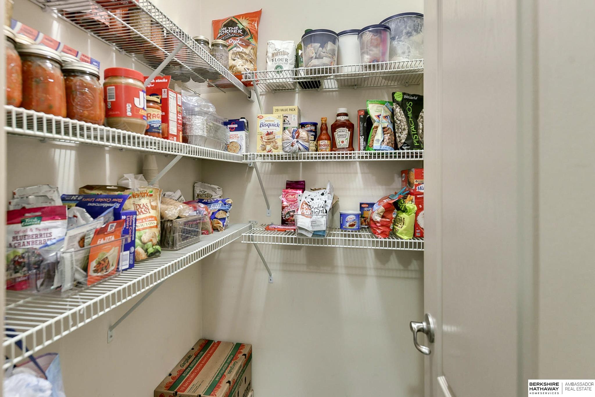 Bellevue, Nebraska 68123, United States, 4 Bedrooms Bedrooms, ,4 BathroomsBathrooms,Residential,Pending,2396