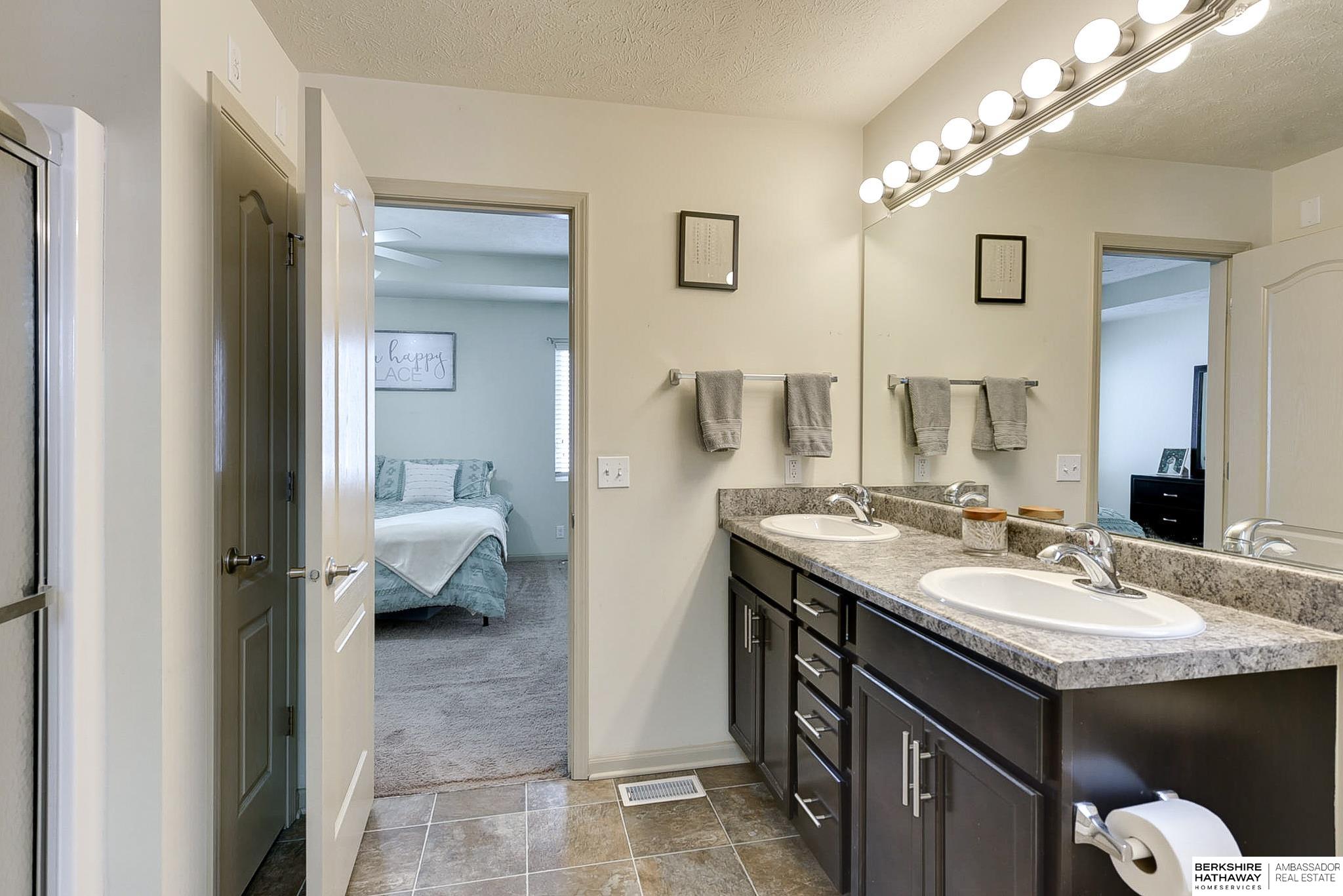 Bellevue, Nebraska 68123, United States, 4 Bedrooms Bedrooms, ,4 BathroomsBathrooms,Residential,Pending,2396