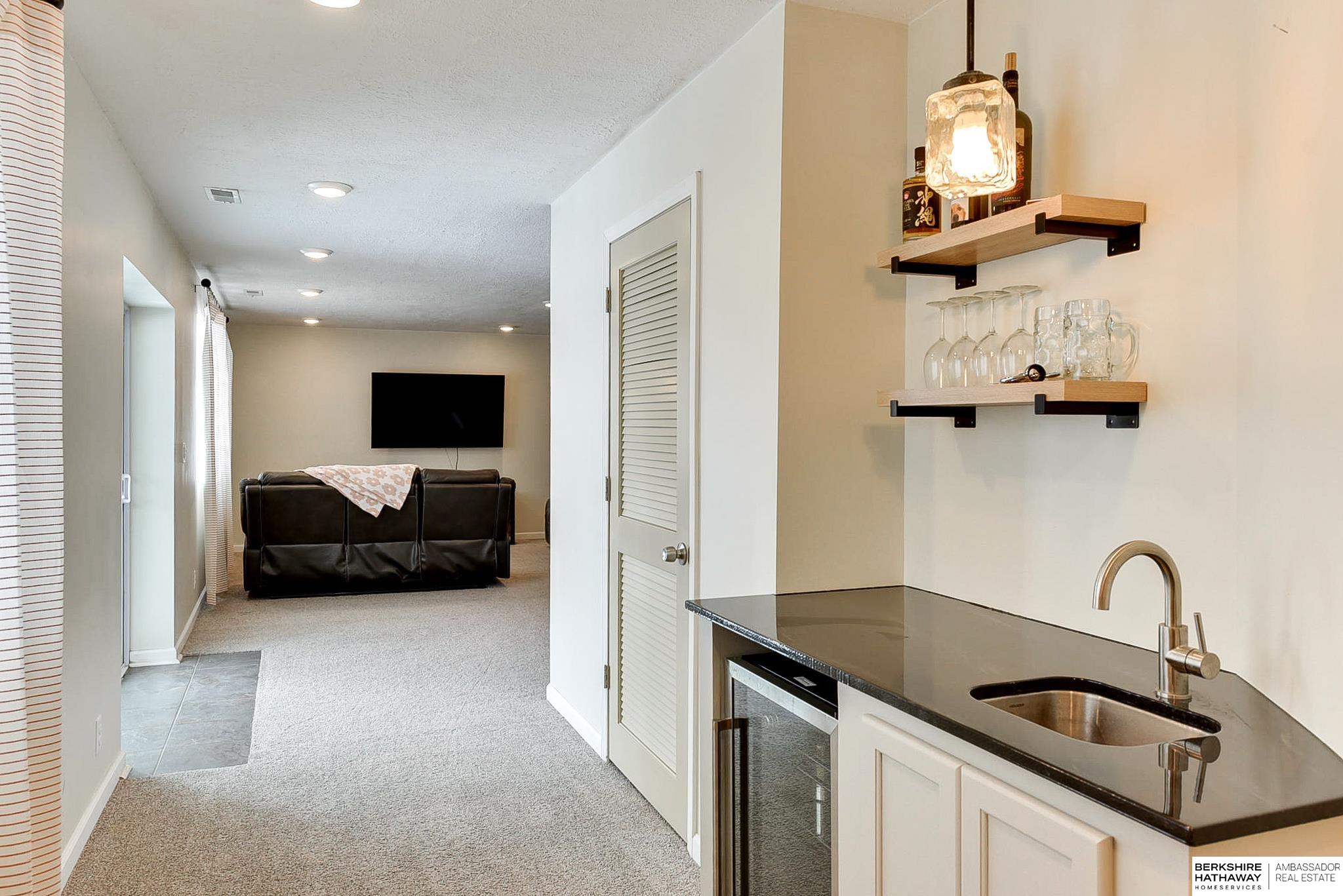 Bellevue, Nebraska 68123, United States, 4 Bedrooms Bedrooms, ,4 BathroomsBathrooms,Residential,Pending,2396