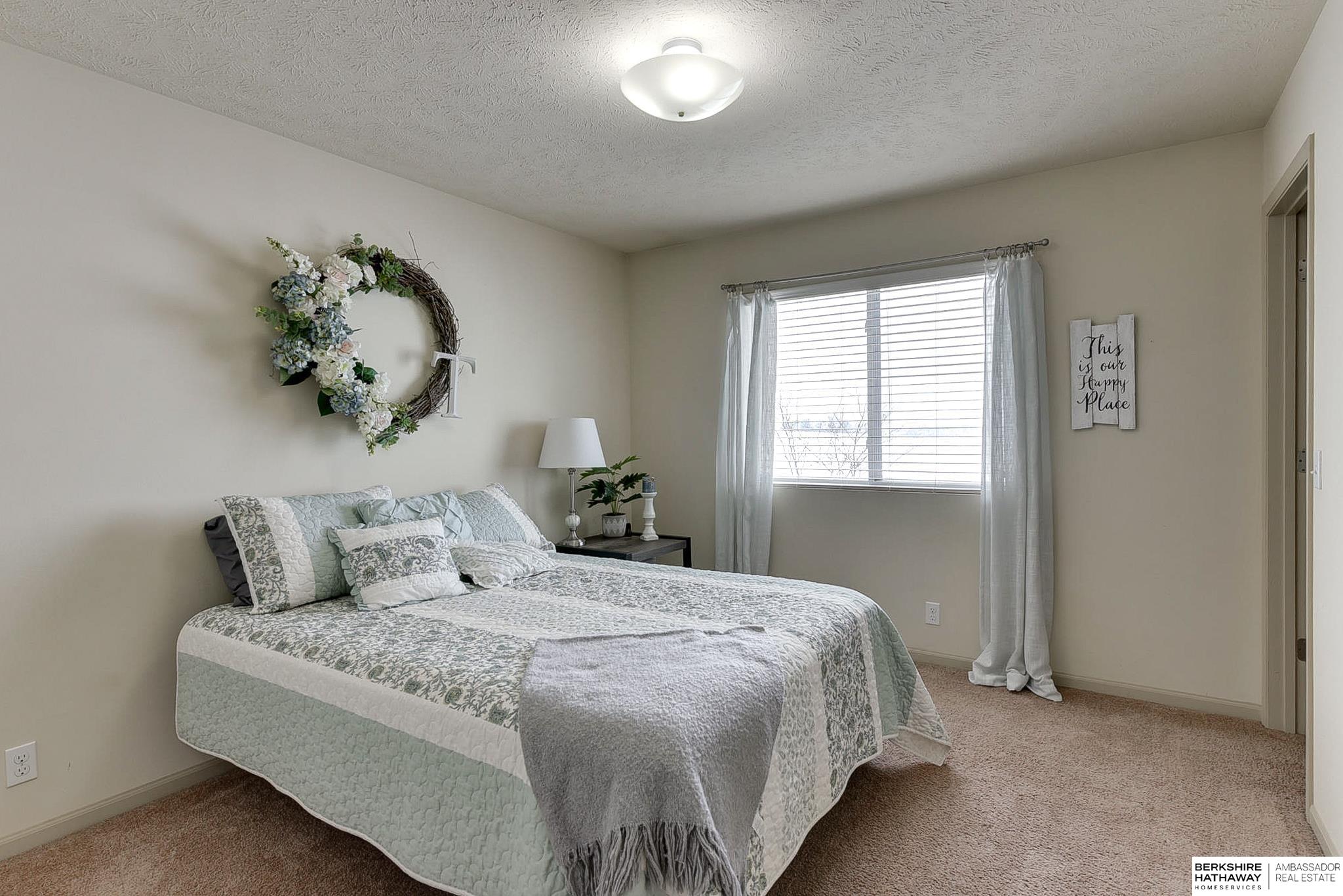 Bellevue, Nebraska 68123, United States, 4 Bedrooms Bedrooms, ,4 BathroomsBathrooms,Residential,Pending,2396