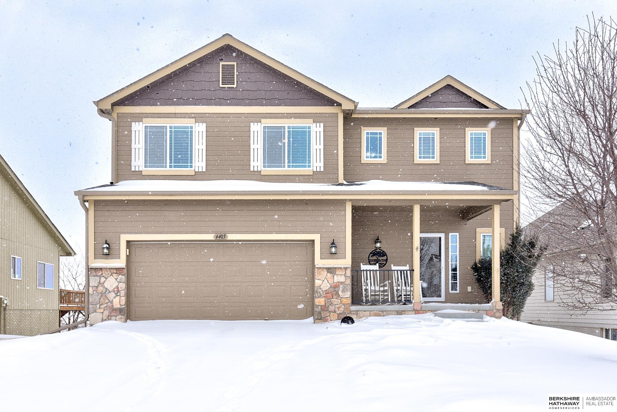 Bellevue, Nebraska 68123, United States, 4 Bedrooms Bedrooms, ,4 BathroomsBathrooms,Residential,Pending,2396