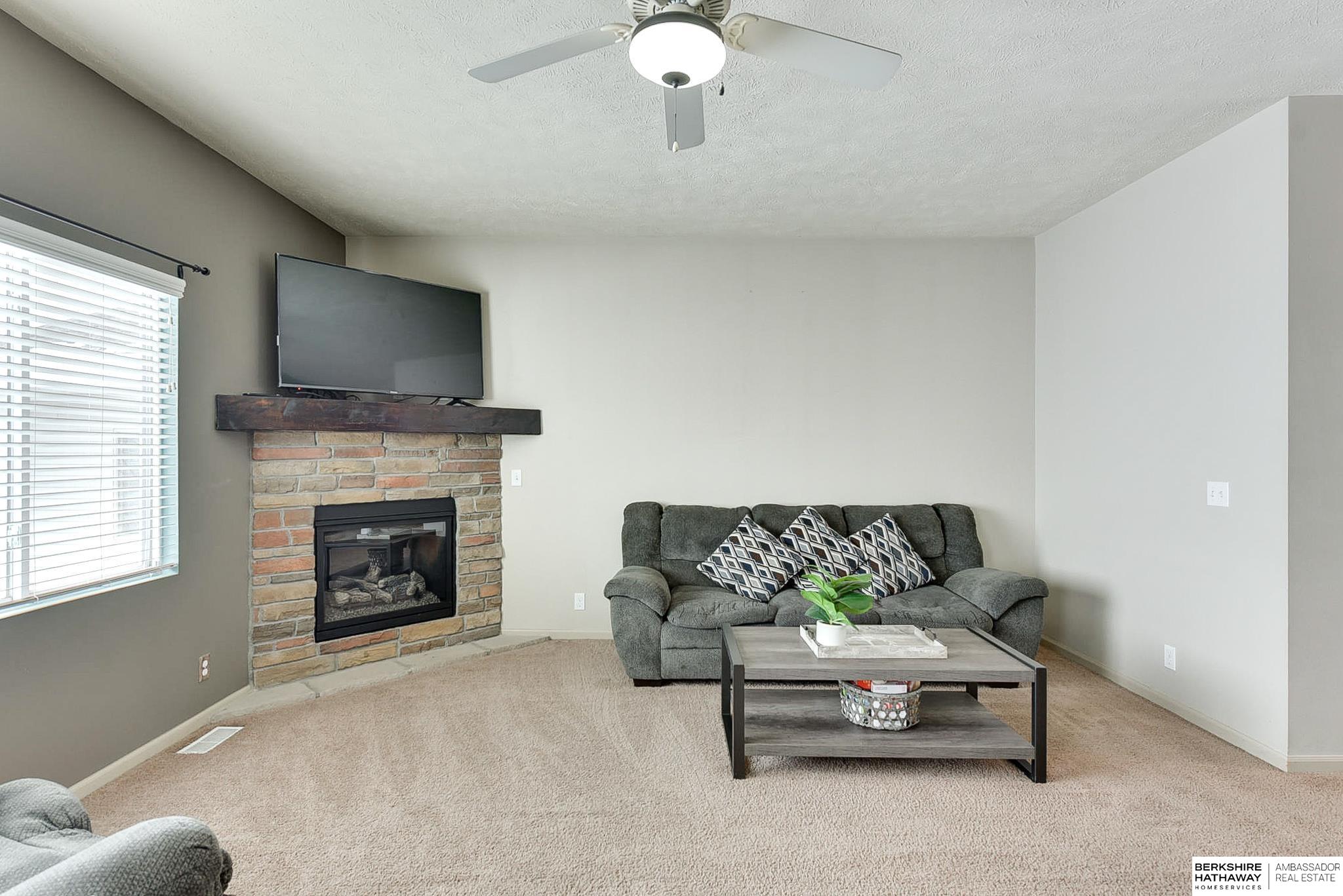 Bellevue, Nebraska 68123, United States, 4 Bedrooms Bedrooms, ,4 BathroomsBathrooms,Residential,Pending,2396