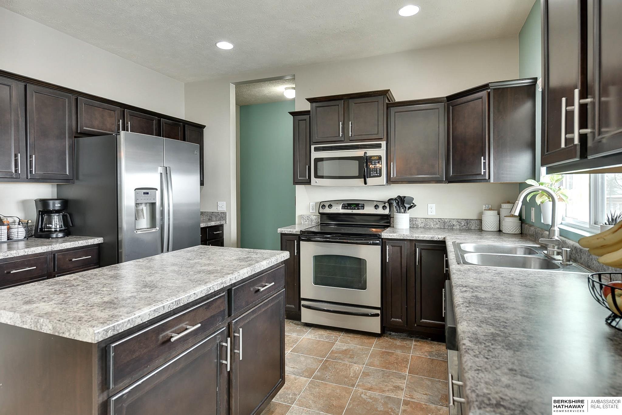 Bellevue, Nebraska 68123, United States, 4 Bedrooms Bedrooms, ,4 BathroomsBathrooms,Residential,Pending,2396