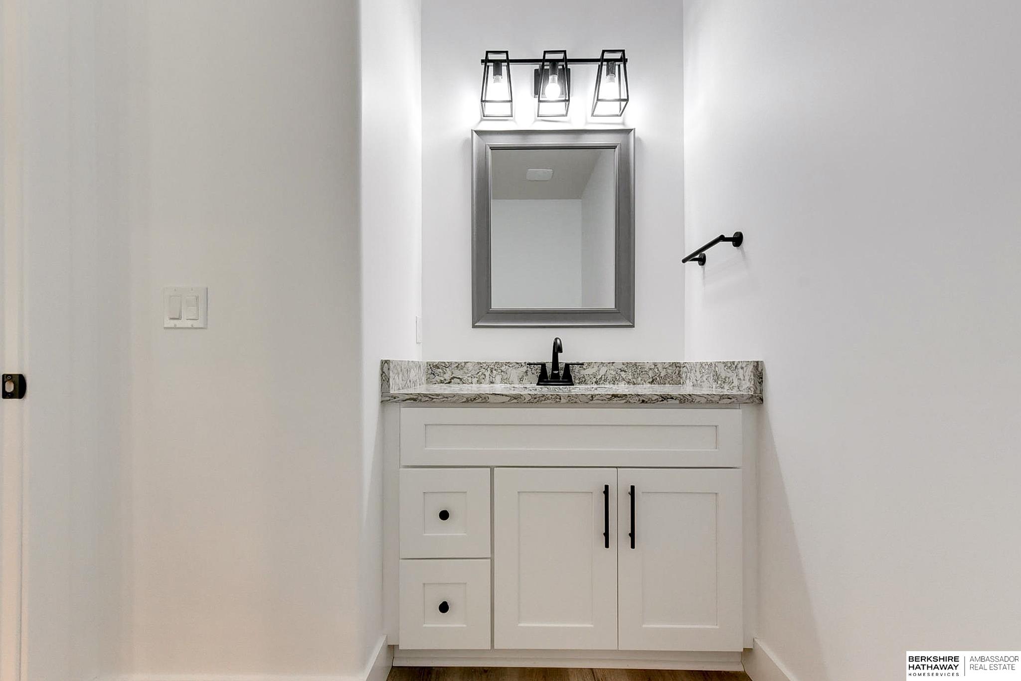 Gretna, Nebraska 68028, United States, 5 Bedrooms Bedrooms, ,4 BathroomsBathrooms,Residential,Pending,28126