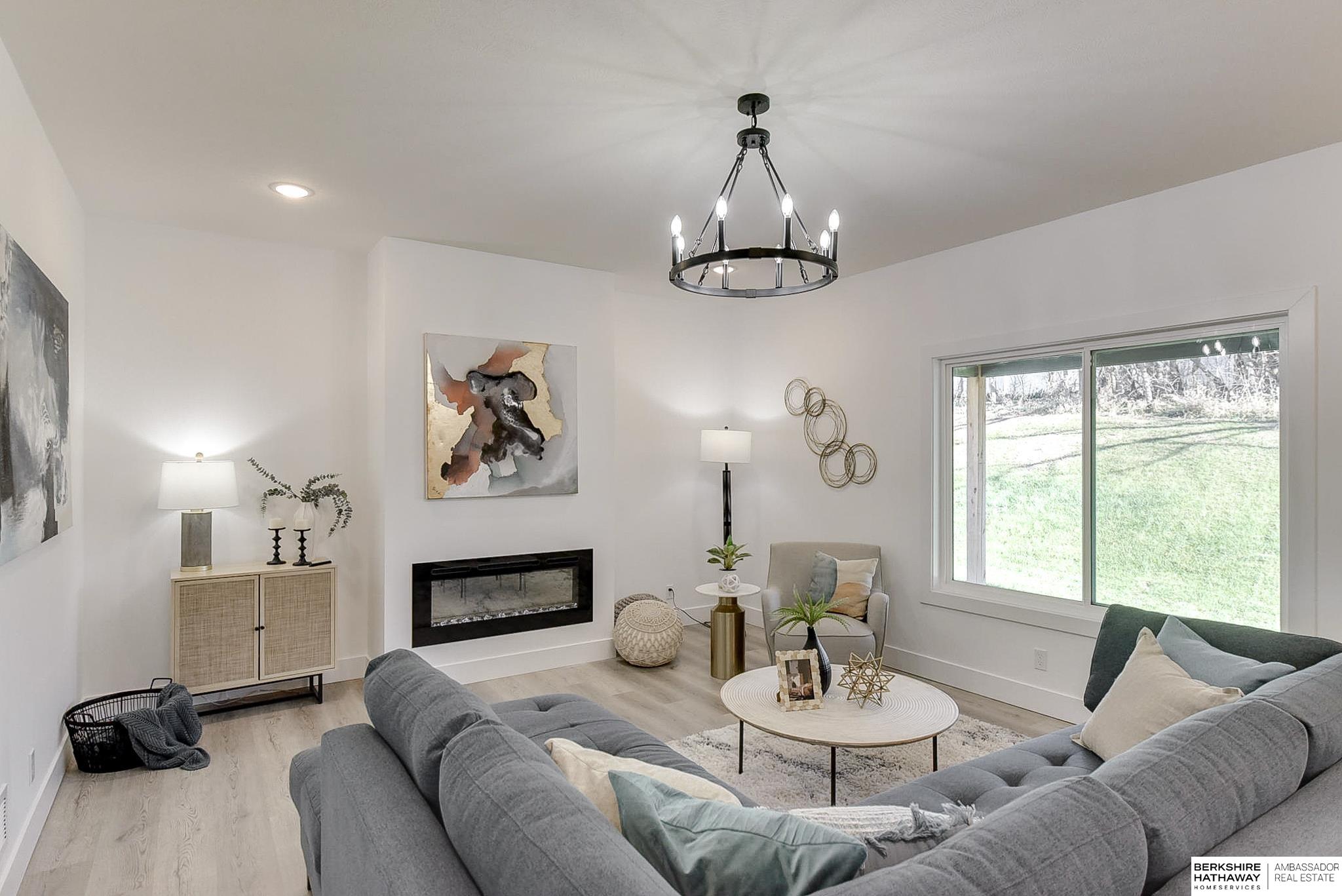 Gretna, Nebraska 68028, United States, 5 Bedrooms Bedrooms, ,4 BathroomsBathrooms,Residential,Pending,28126