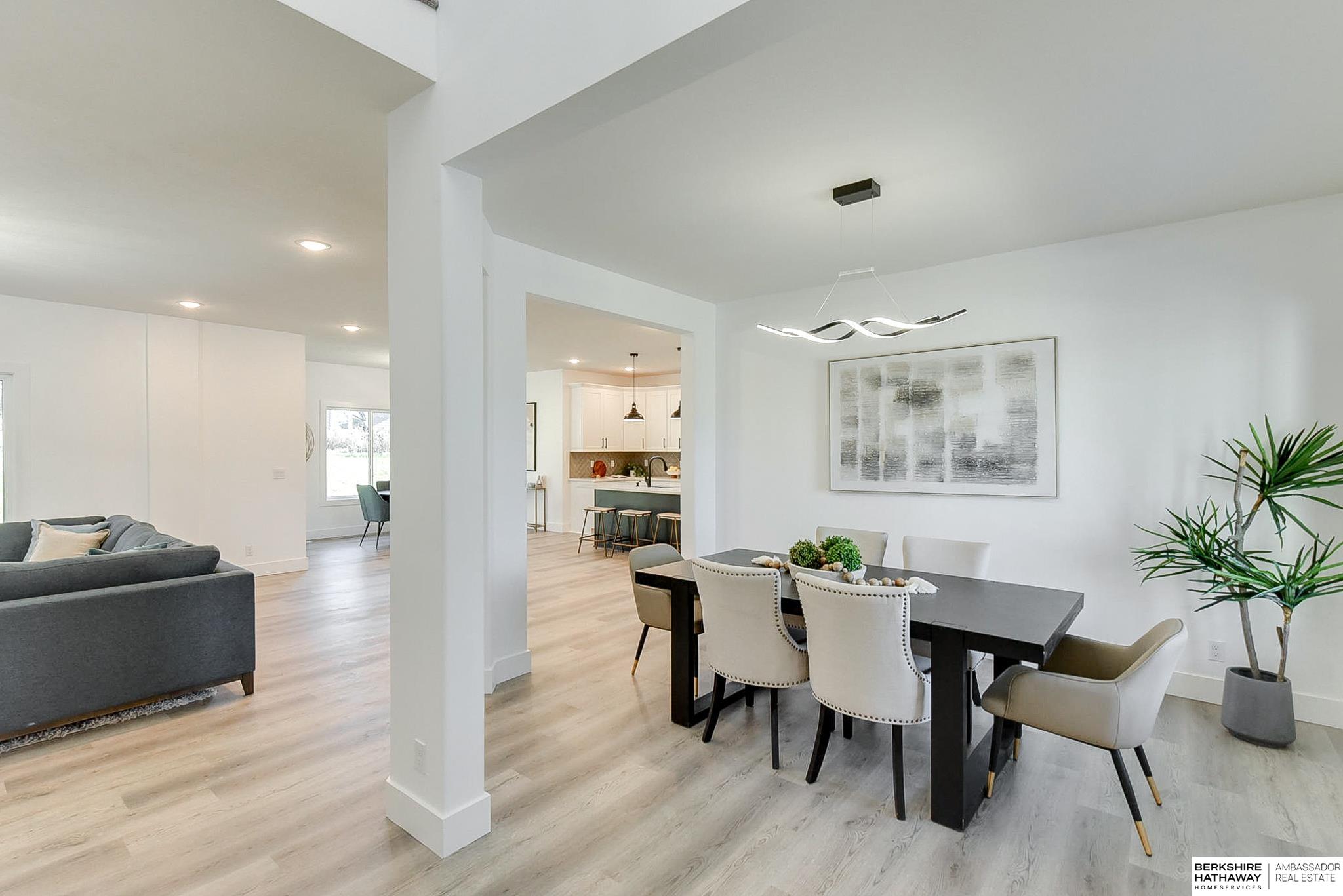 Gretna, Nebraska 68028, United States, 5 Bedrooms Bedrooms, ,4 BathroomsBathrooms,Residential,Pending,28126