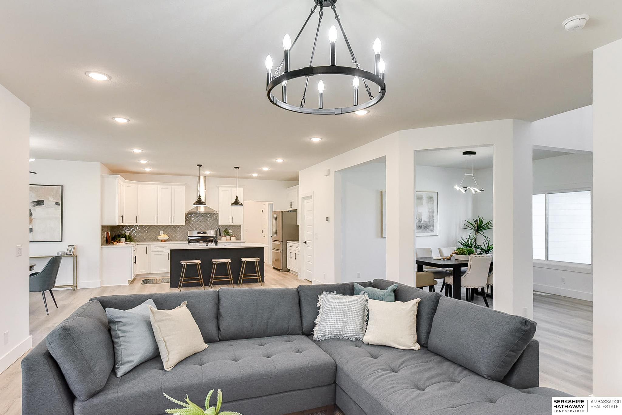 Gretna, Nebraska 68028, United States, 5 Bedrooms Bedrooms, ,4 BathroomsBathrooms,Residential,Pending,28126