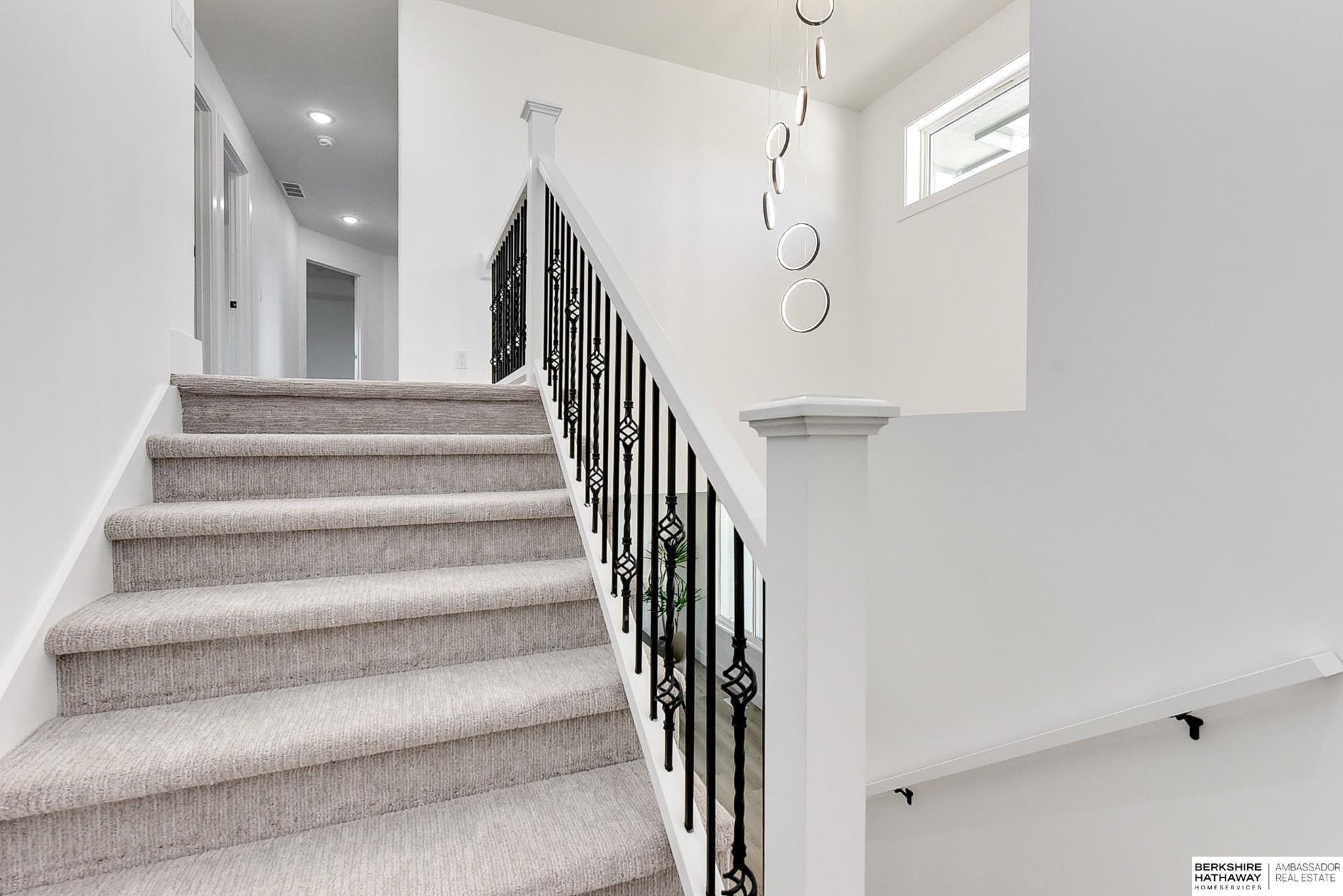 Gretna, Nebraska 68028, United States, 5 Bedrooms Bedrooms, ,4 BathroomsBathrooms,Residential,Pending,28126