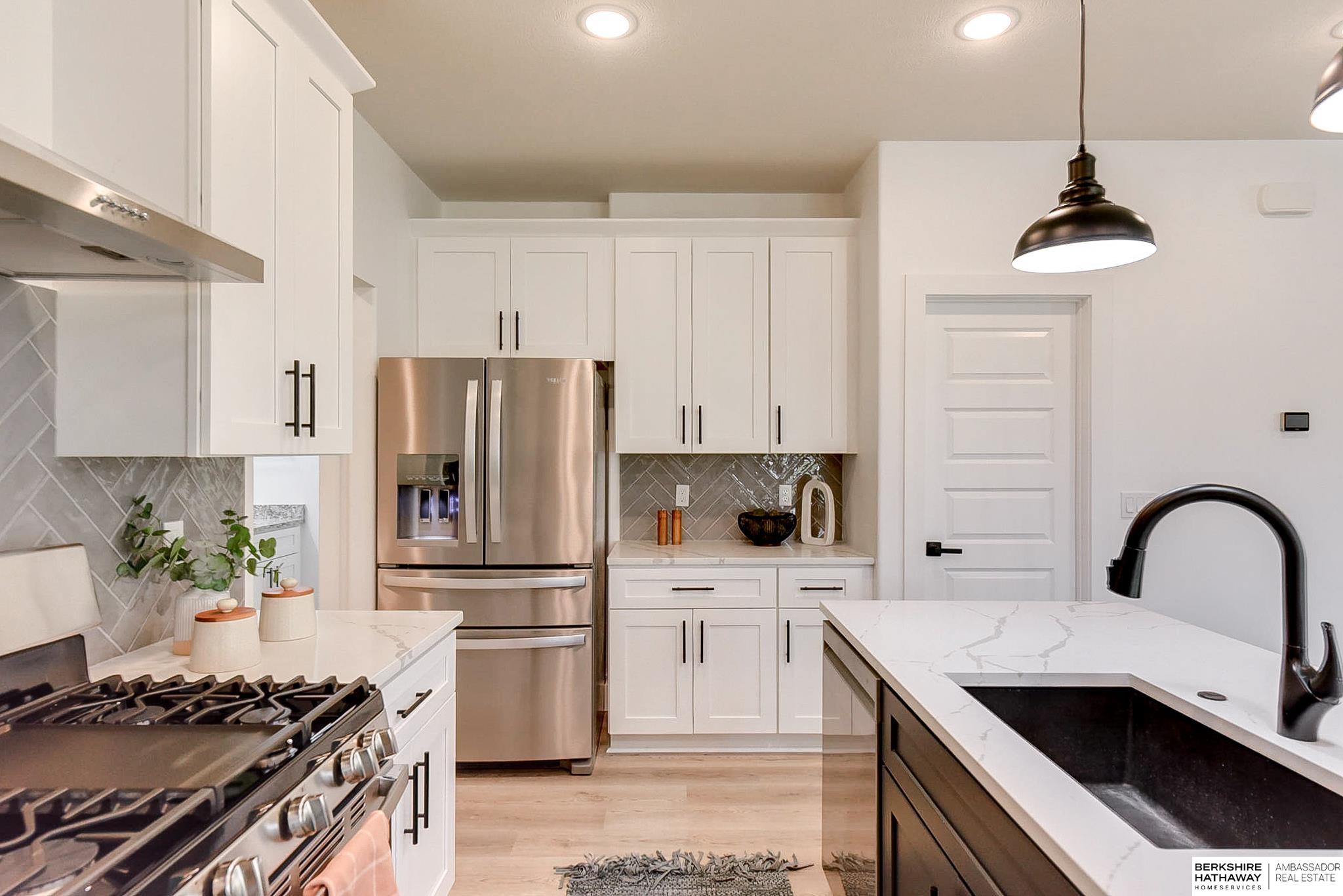 Gretna, Nebraska 68028, United States, 5 Bedrooms Bedrooms, ,4 BathroomsBathrooms,Residential,Pending,28126