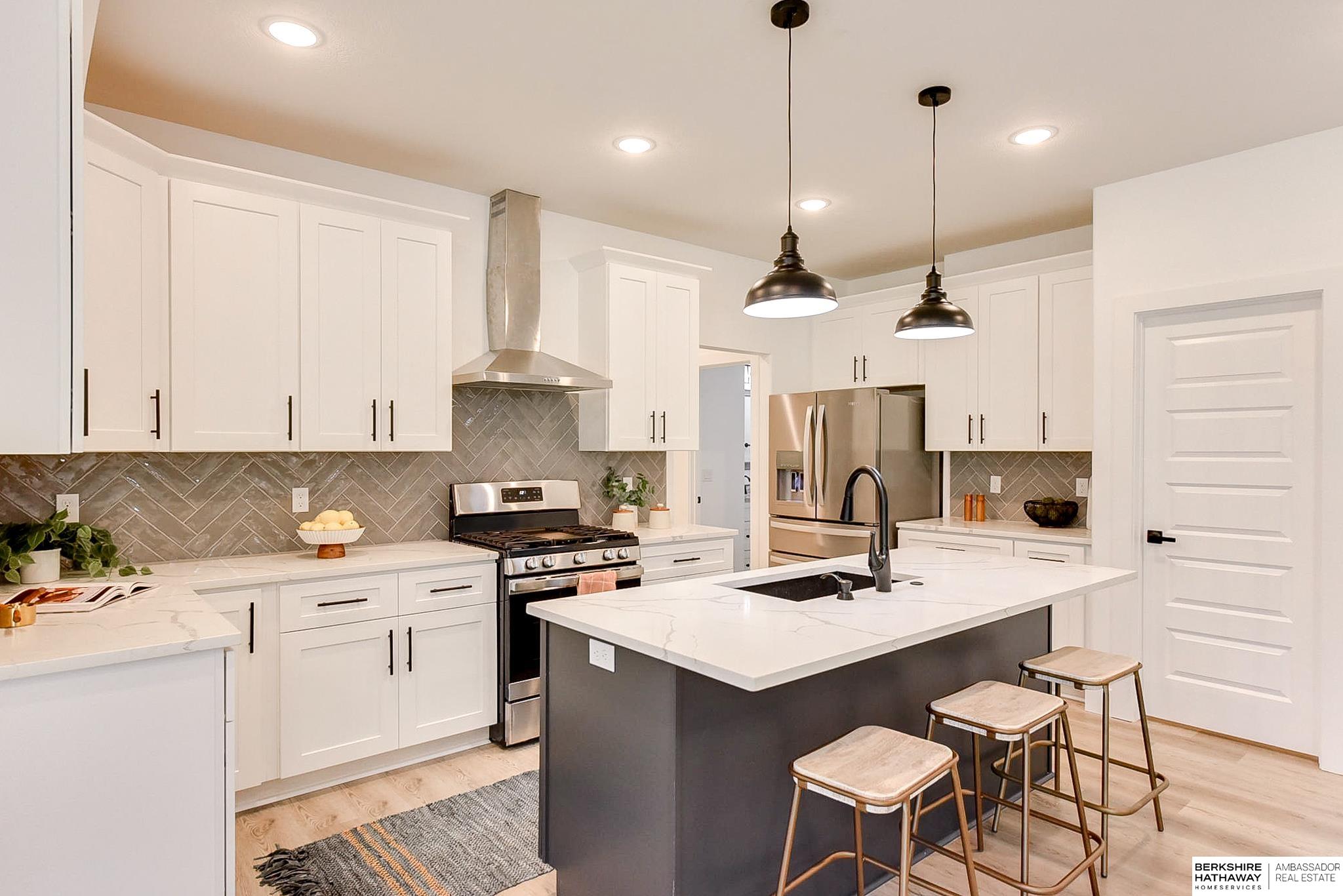 Gretna, Nebraska 68028, United States, 5 Bedrooms Bedrooms, ,4 BathroomsBathrooms,Residential,Pending,28126