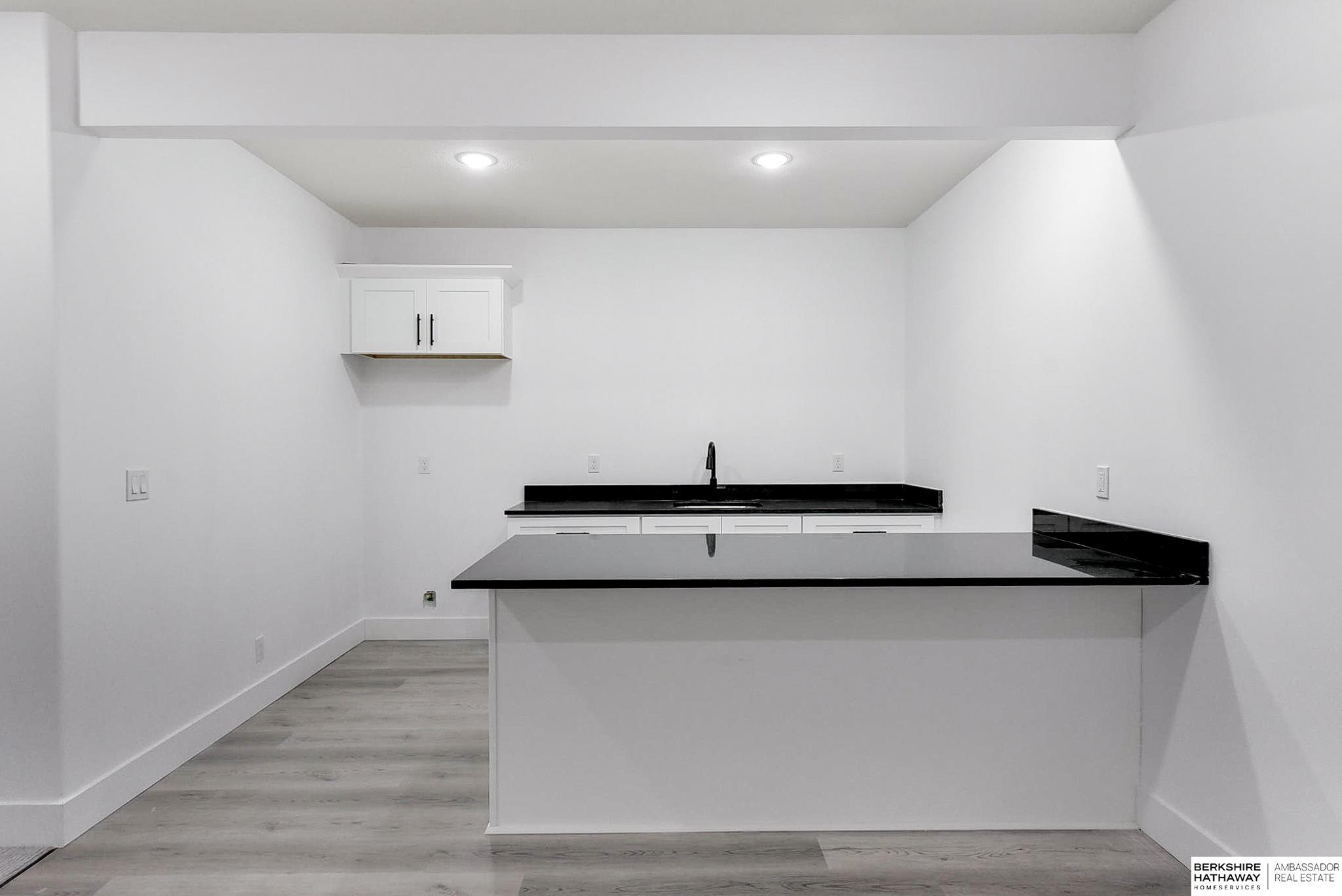 Gretna, Nebraska 68028, United States, 5 Bedrooms Bedrooms, ,4 BathroomsBathrooms,Residential,Pending,28126