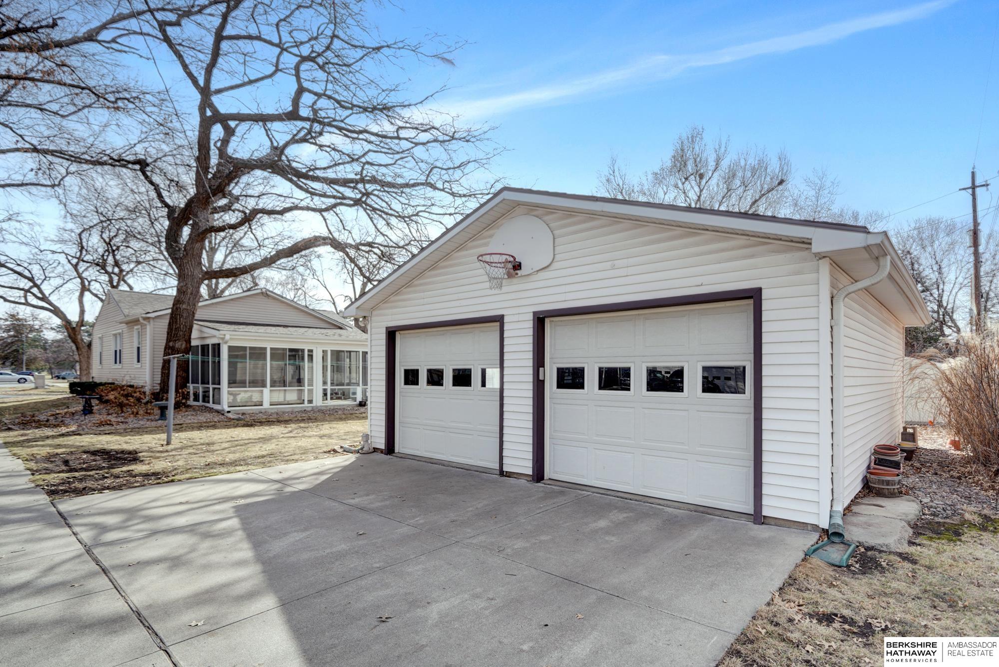 Lincoln, Nebraska 68506, United States, 3 Bedrooms Bedrooms, ,1 BathroomBathrooms,Residential,Active,88278