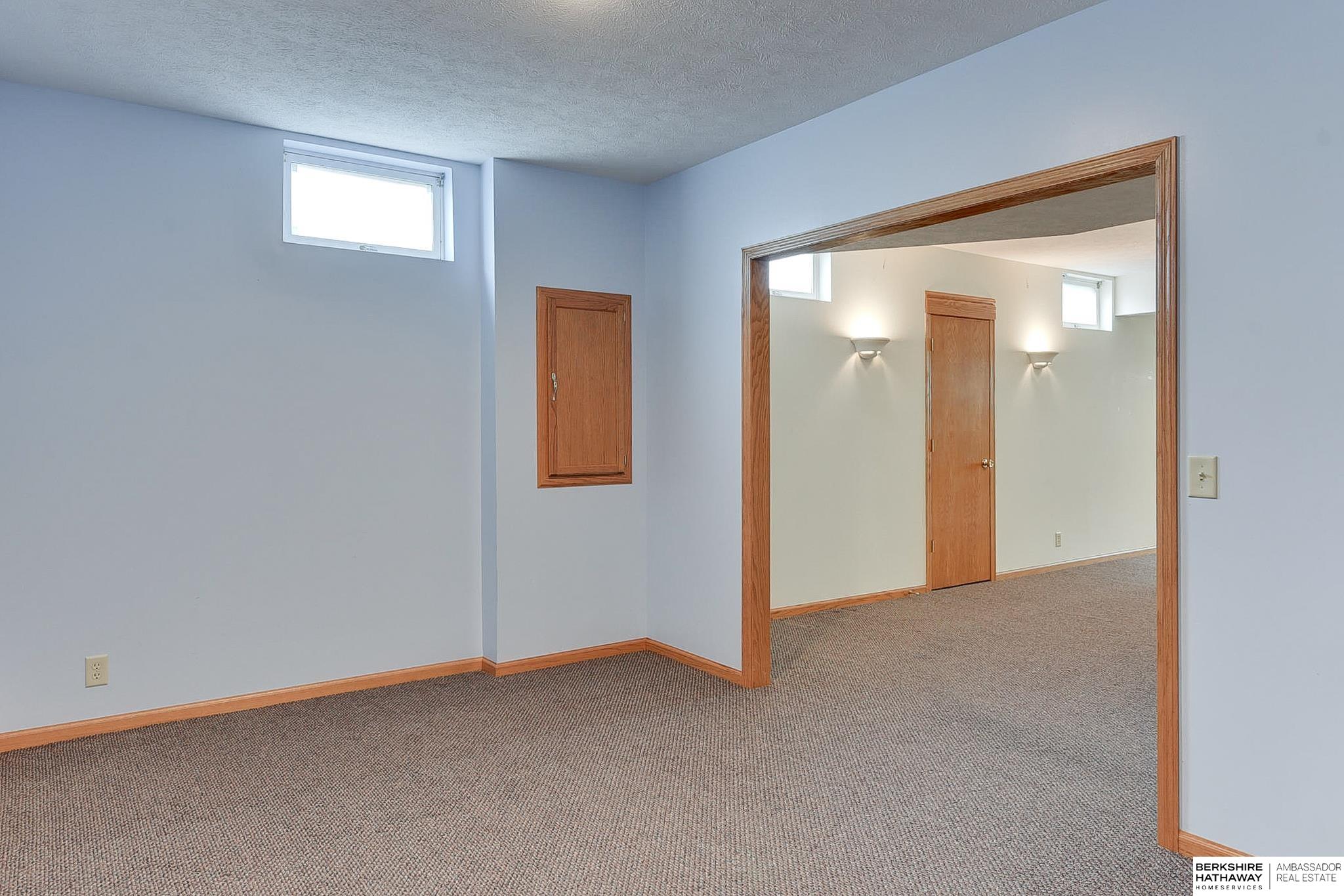 Omaha, Nebraska 68135, United States, 3 Bedrooms Bedrooms, ,3 BathroomsBathrooms,Residential,Active,116504