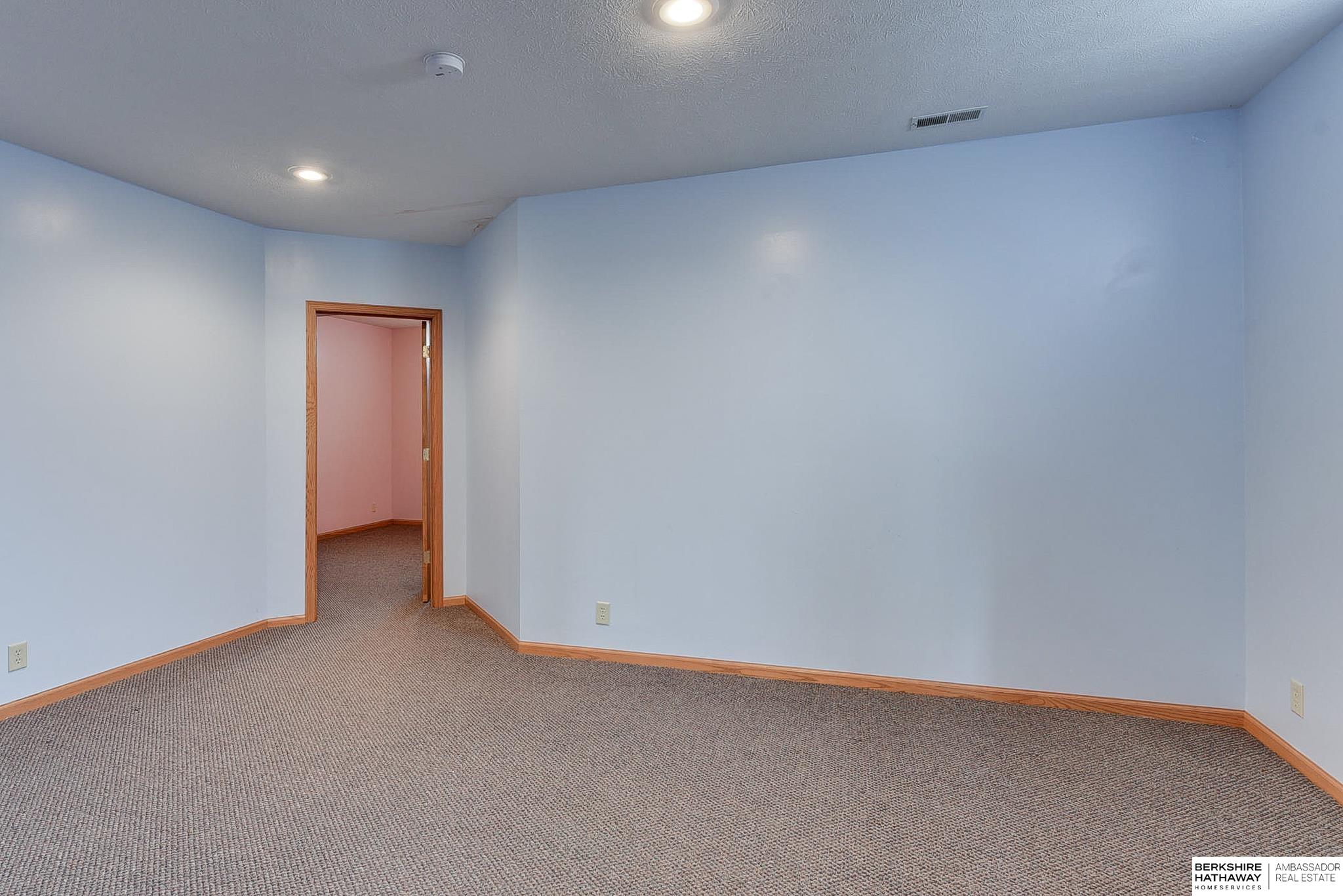 Omaha, Nebraska 68135, United States, 3 Bedrooms Bedrooms, ,3 BathroomsBathrooms,Residential,Active,116504