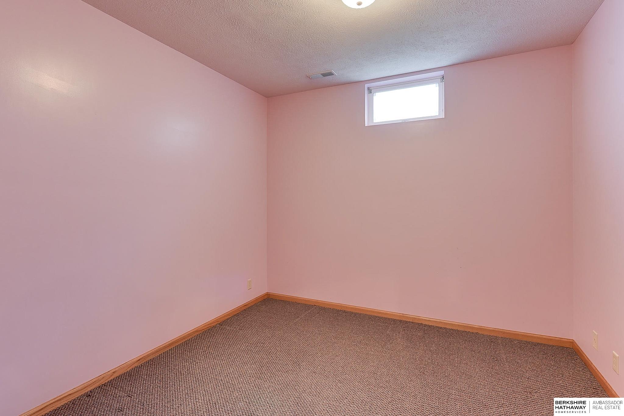 Omaha, Nebraska 68135, United States, 3 Bedrooms Bedrooms, ,3 BathroomsBathrooms,Residential,Active,116504