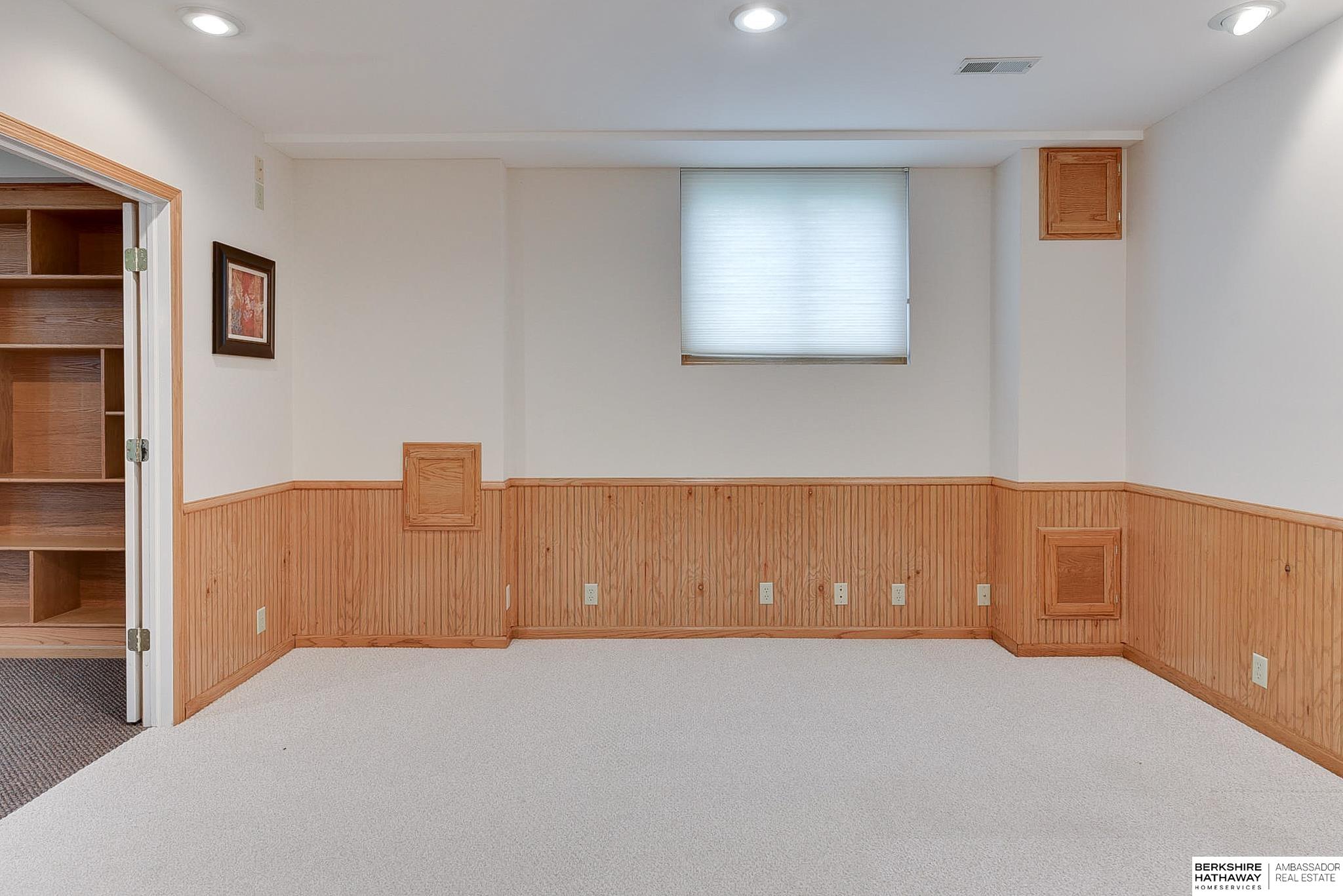 Omaha, Nebraska 68135, United States, 3 Bedrooms Bedrooms, ,3 BathroomsBathrooms,Residential,Active,116504