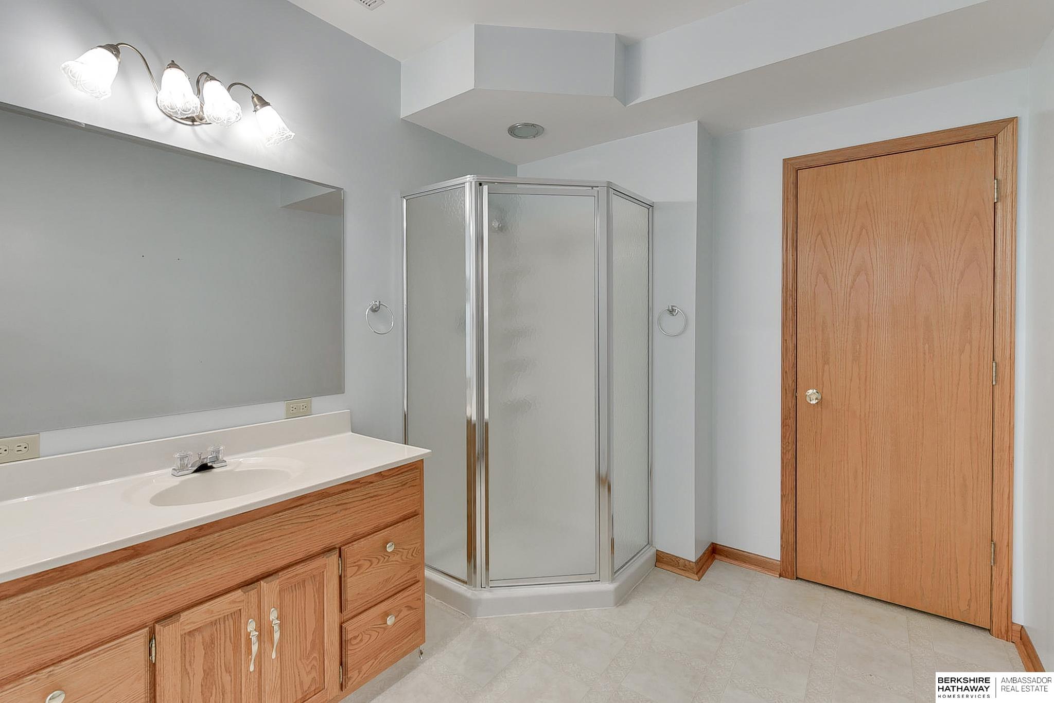 Omaha, Nebraska 68135, United States, 3 Bedrooms Bedrooms, ,3 BathroomsBathrooms,Residential,Active,116504