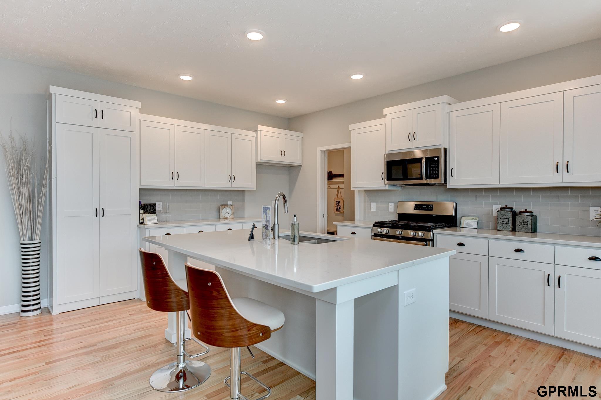 Papillion, Nebraska 68133, United States, 4 Bedrooms Bedrooms, ,4 BathroomsBathrooms,Residential,Active,19908