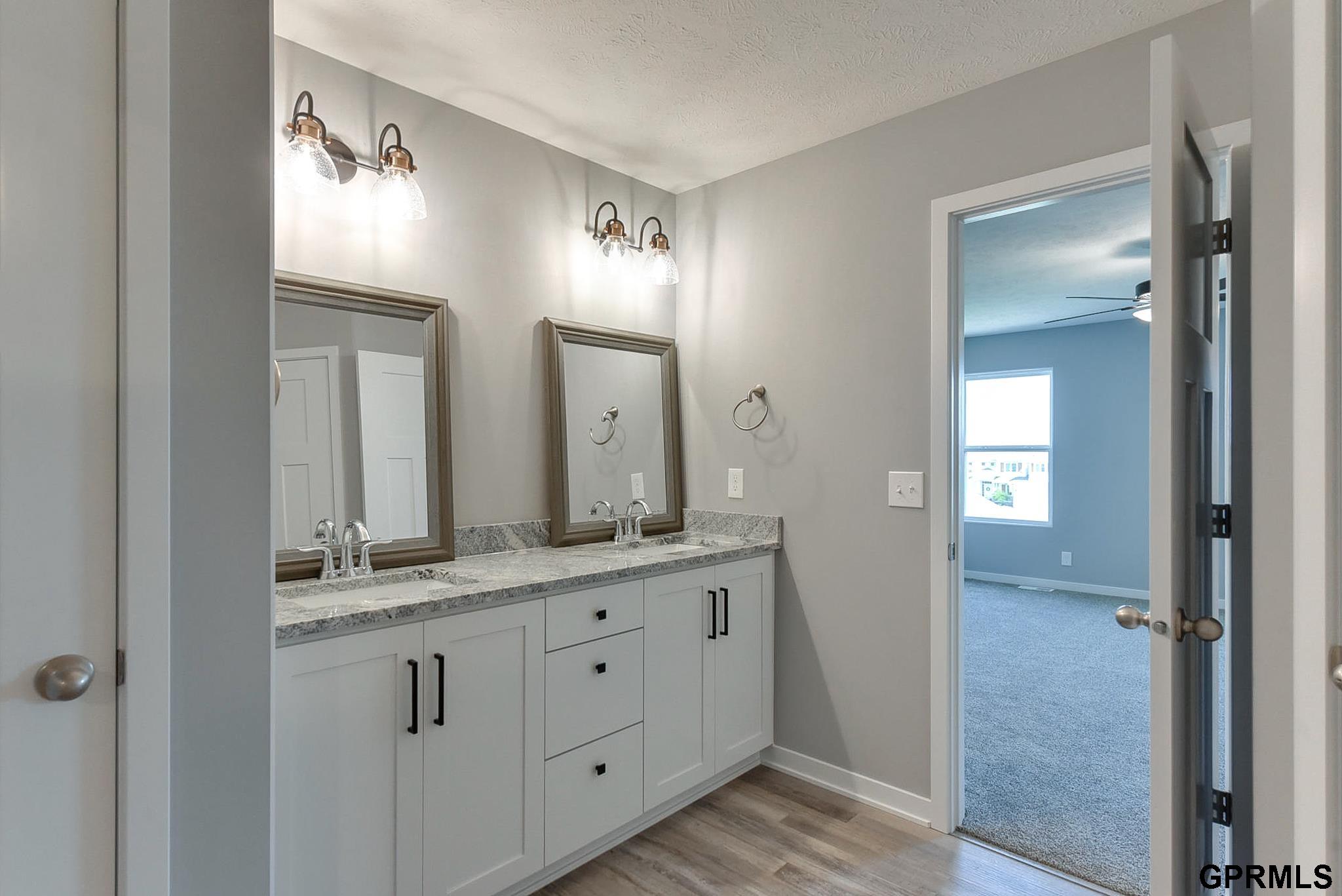 Papillion, Nebraska 68133, United States, 4 Bedrooms Bedrooms, ,4 BathroomsBathrooms,Residential,Active,19908