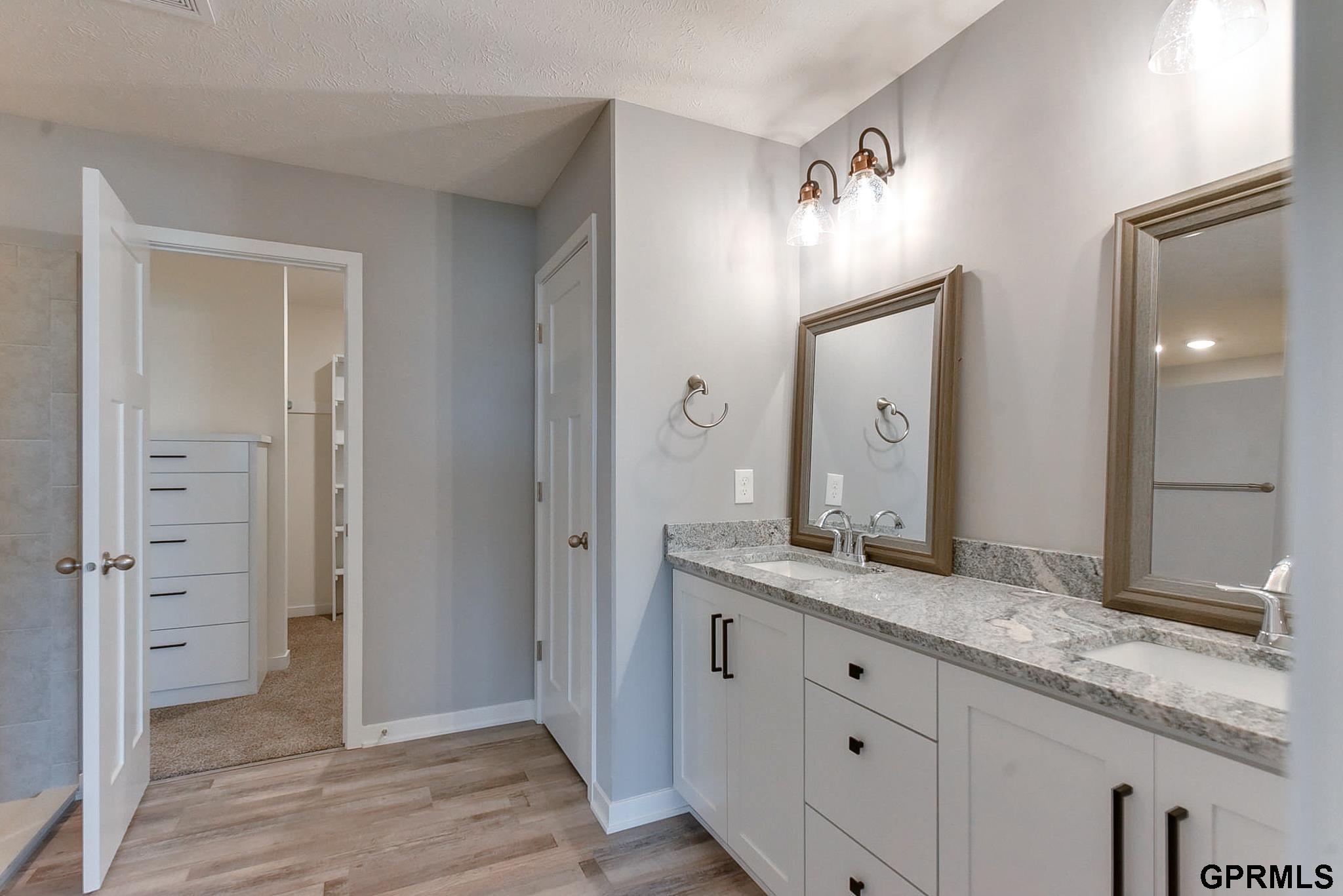 Papillion, Nebraska 68133, United States, 4 Bedrooms Bedrooms, ,4 BathroomsBathrooms,Residential,Active,19908