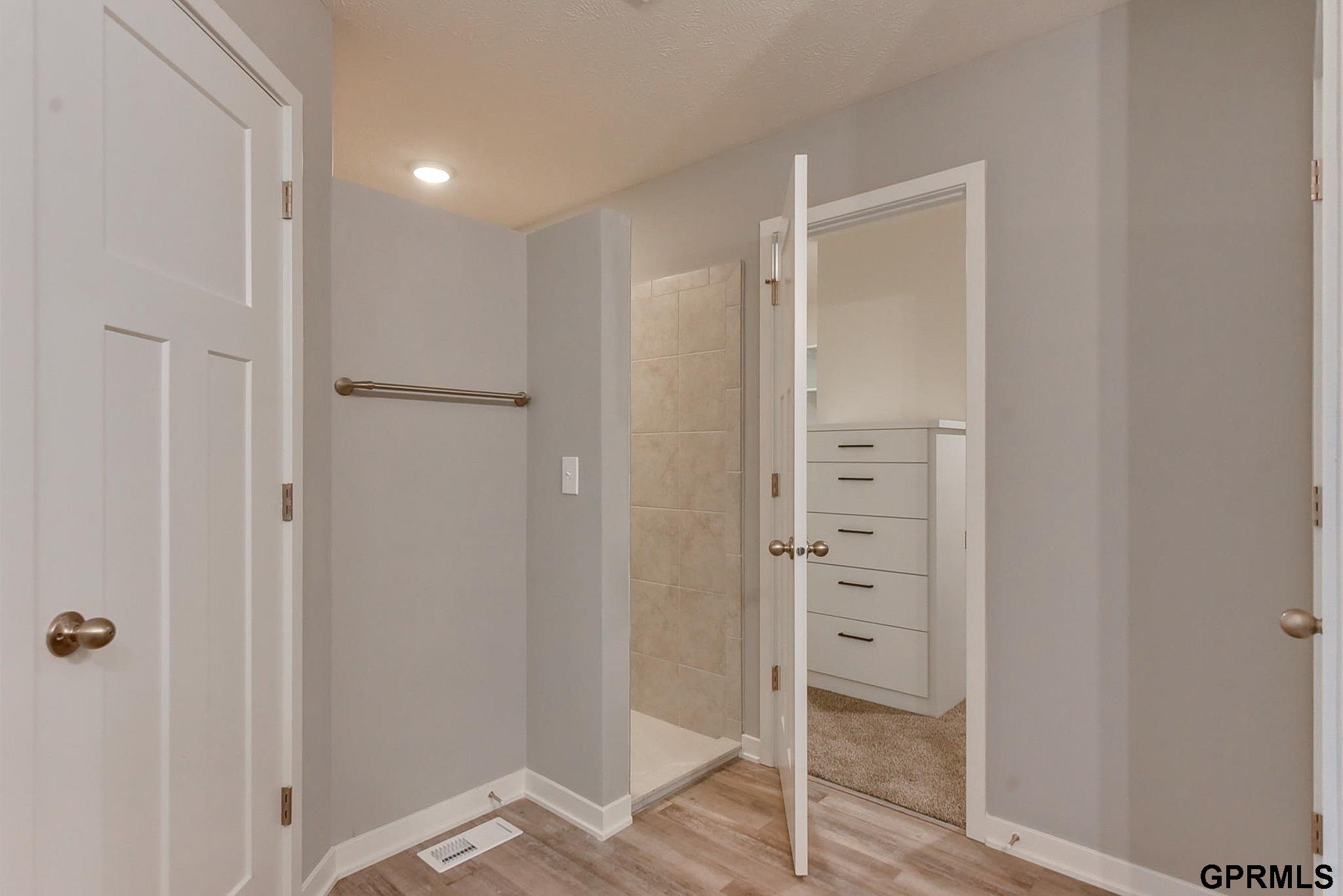 Papillion, Nebraska 68133, United States, 4 Bedrooms Bedrooms, ,4 BathroomsBathrooms,Residential,Active,19908