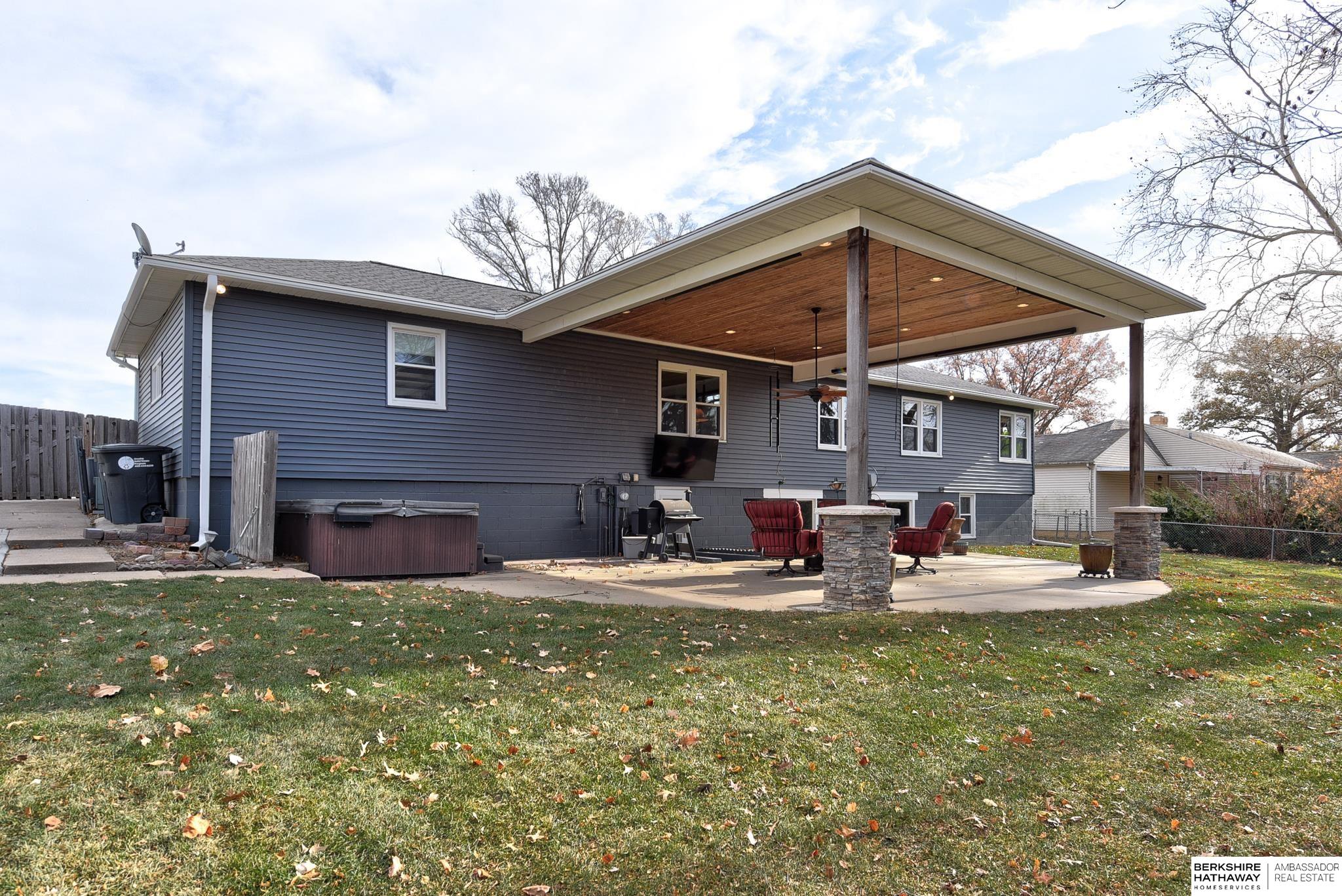 Omaha, Nebraska 68114, United States, 5 Bedrooms Bedrooms, ,3 BathroomsBathrooms,Residential,Pending,11976