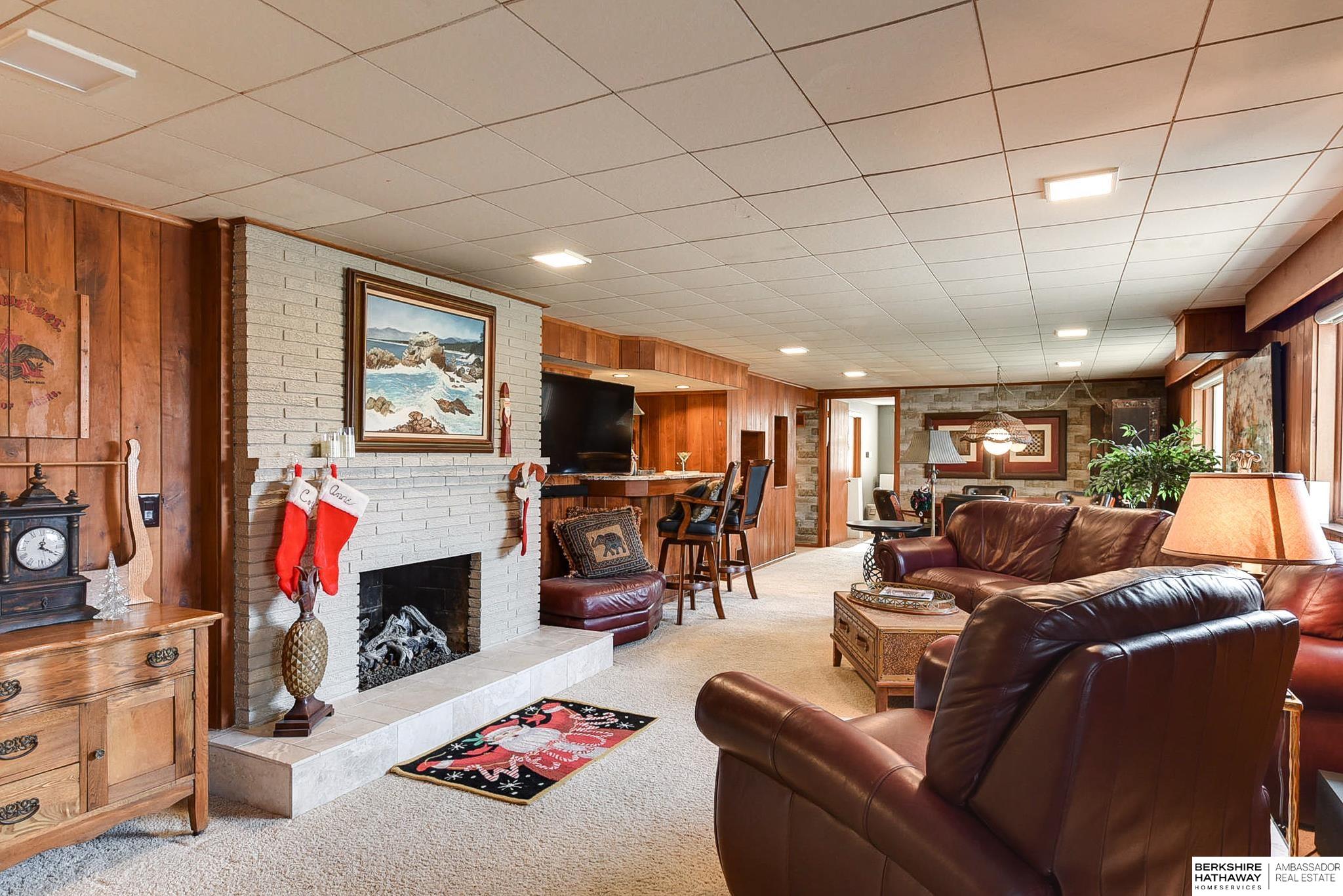 Omaha, Nebraska 68114, United States, 5 Bedrooms Bedrooms, ,3 BathroomsBathrooms,Residential,Pending,11976