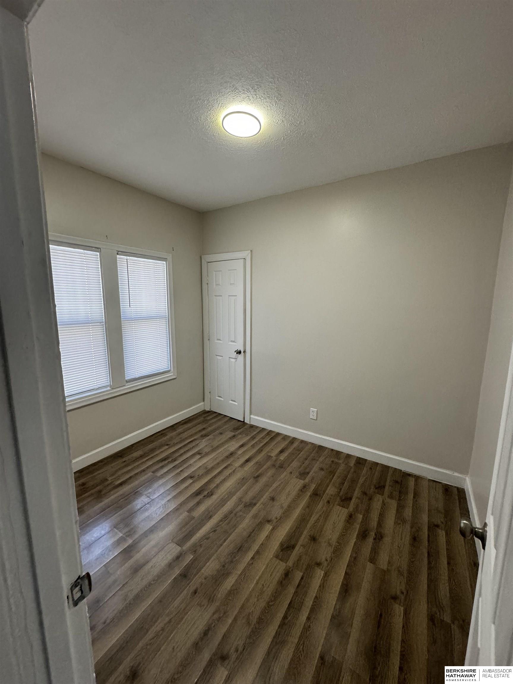 Omaha, Nebraska 68111, United States, 2 Bedrooms Bedrooms, ,1 BathroomBathrooms,Residential,Active,80018