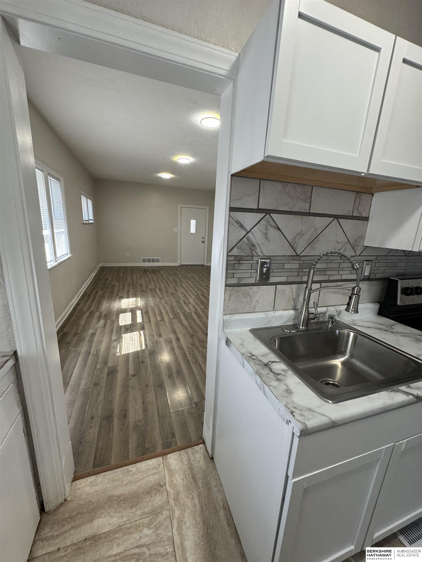 Omaha, Nebraska 68111, United States, 2 Bedrooms Bedrooms, ,1 BathroomBathrooms,Residential,Active,80018