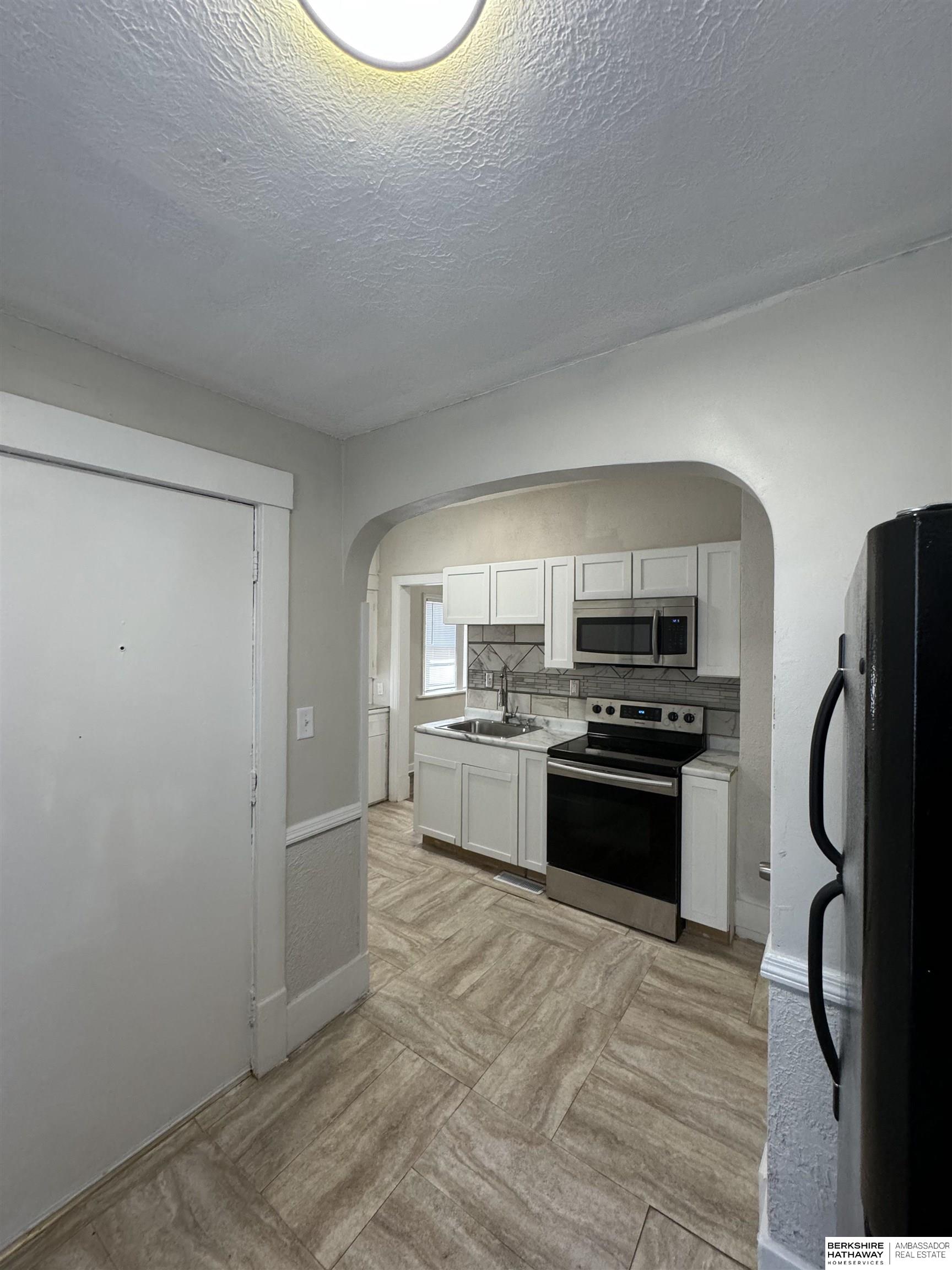 Omaha, Nebraska 68111, United States, 2 Bedrooms Bedrooms, ,1 BathroomBathrooms,Residential,Active,80018