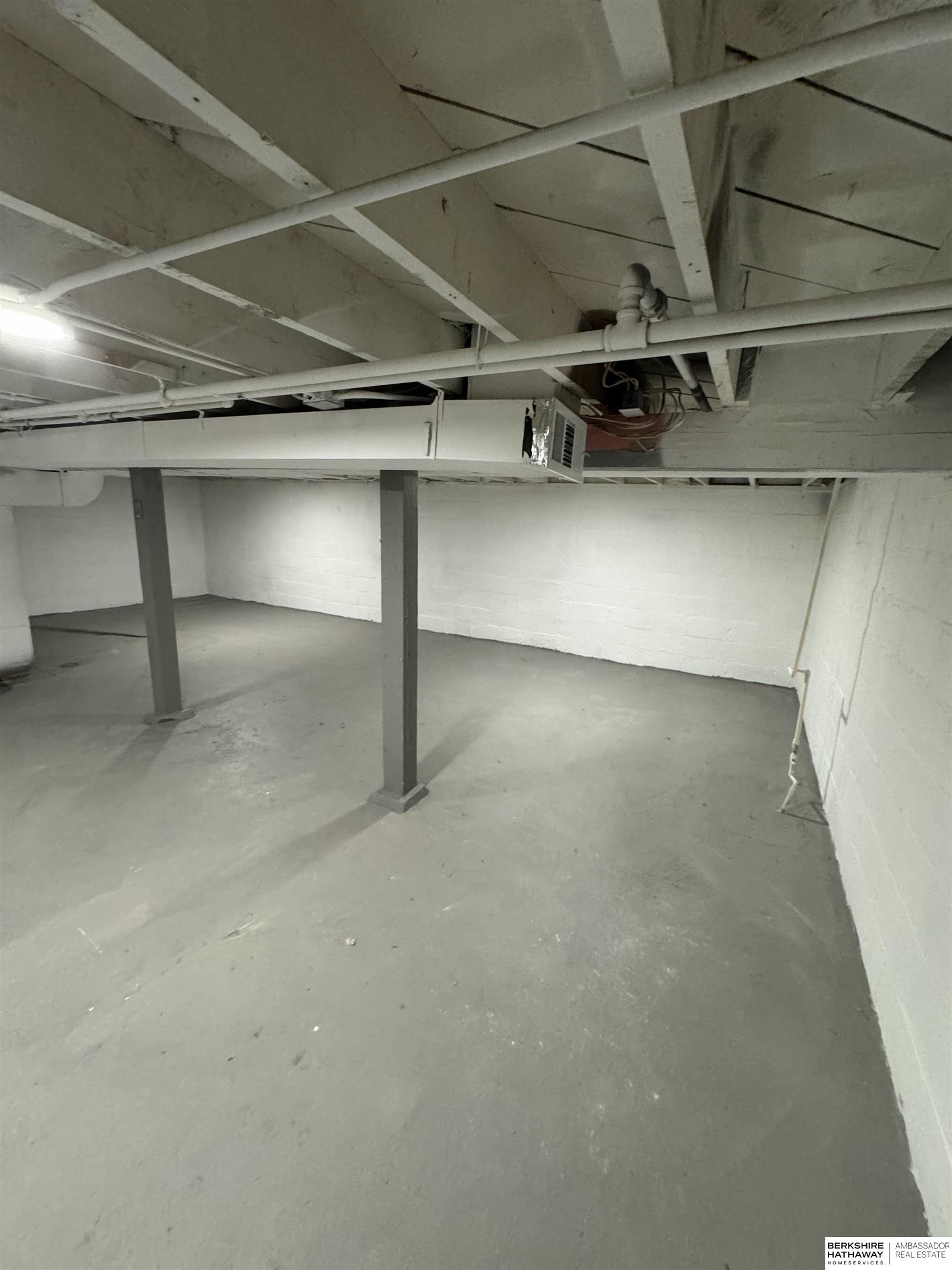 Omaha, Nebraska 68111, United States, 2 Bedrooms Bedrooms, ,1 BathroomBathrooms,Residential,Active,80018