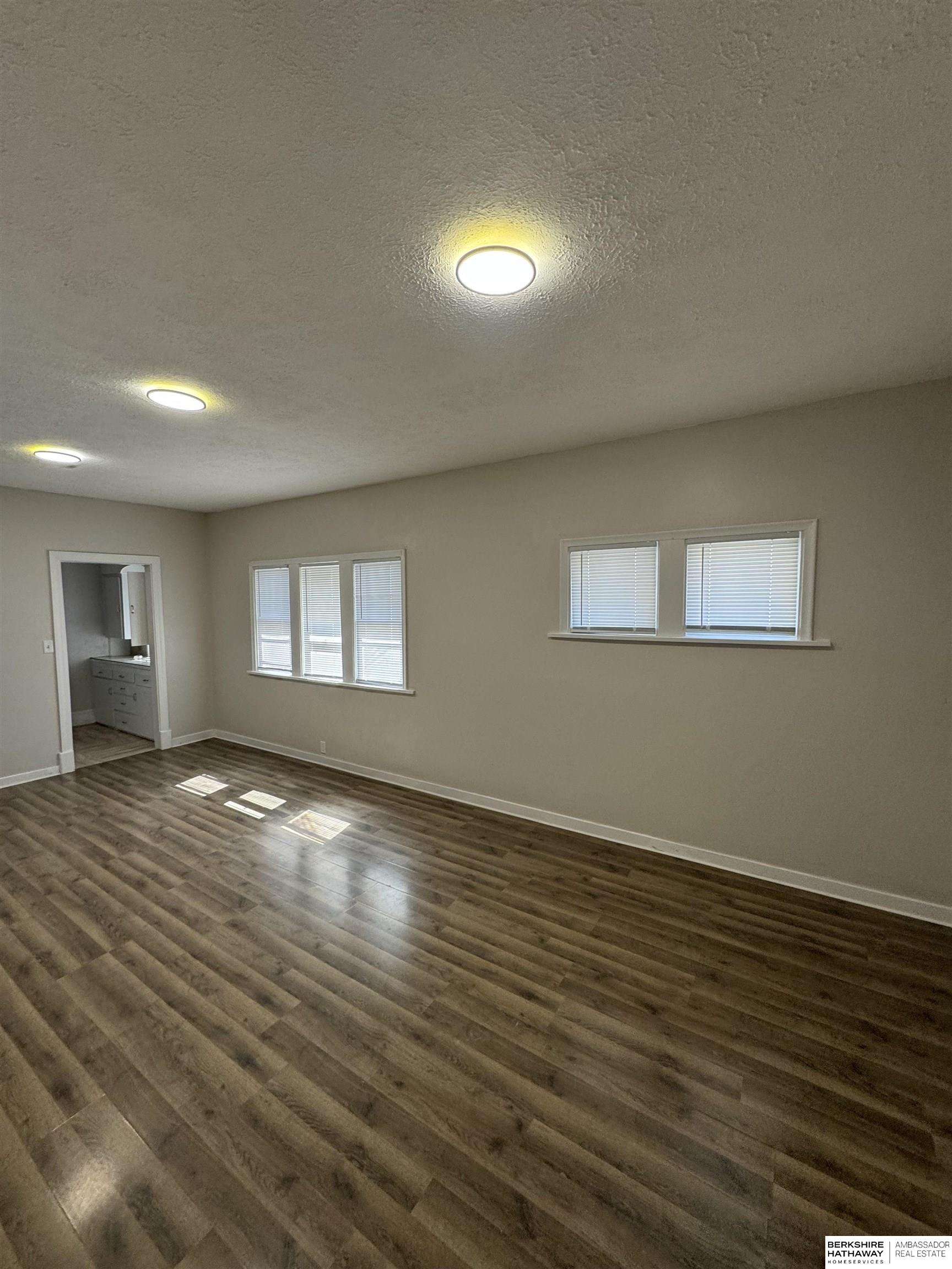 Omaha, Nebraska 68111, United States, 2 Bedrooms Bedrooms, ,1 BathroomBathrooms,Residential,Active,80018