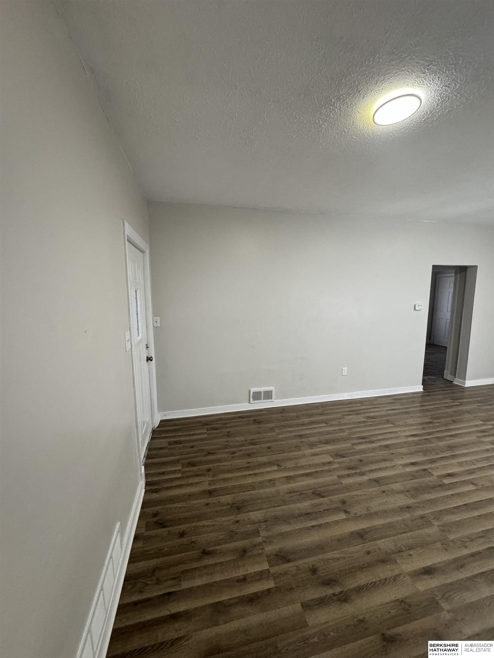 Omaha, Nebraska 68111, United States, 2 Bedrooms Bedrooms, ,1 BathroomBathrooms,Residential,Active,80018