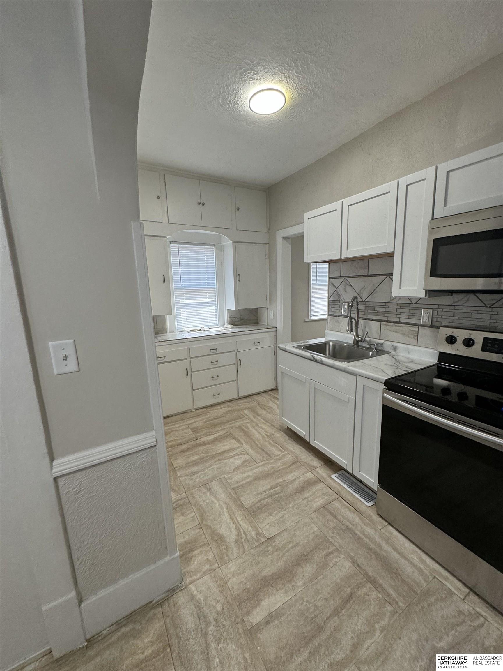 Omaha, Nebraska 68111, United States, 2 Bedrooms Bedrooms, ,1 BathroomBathrooms,Residential,Active,80018