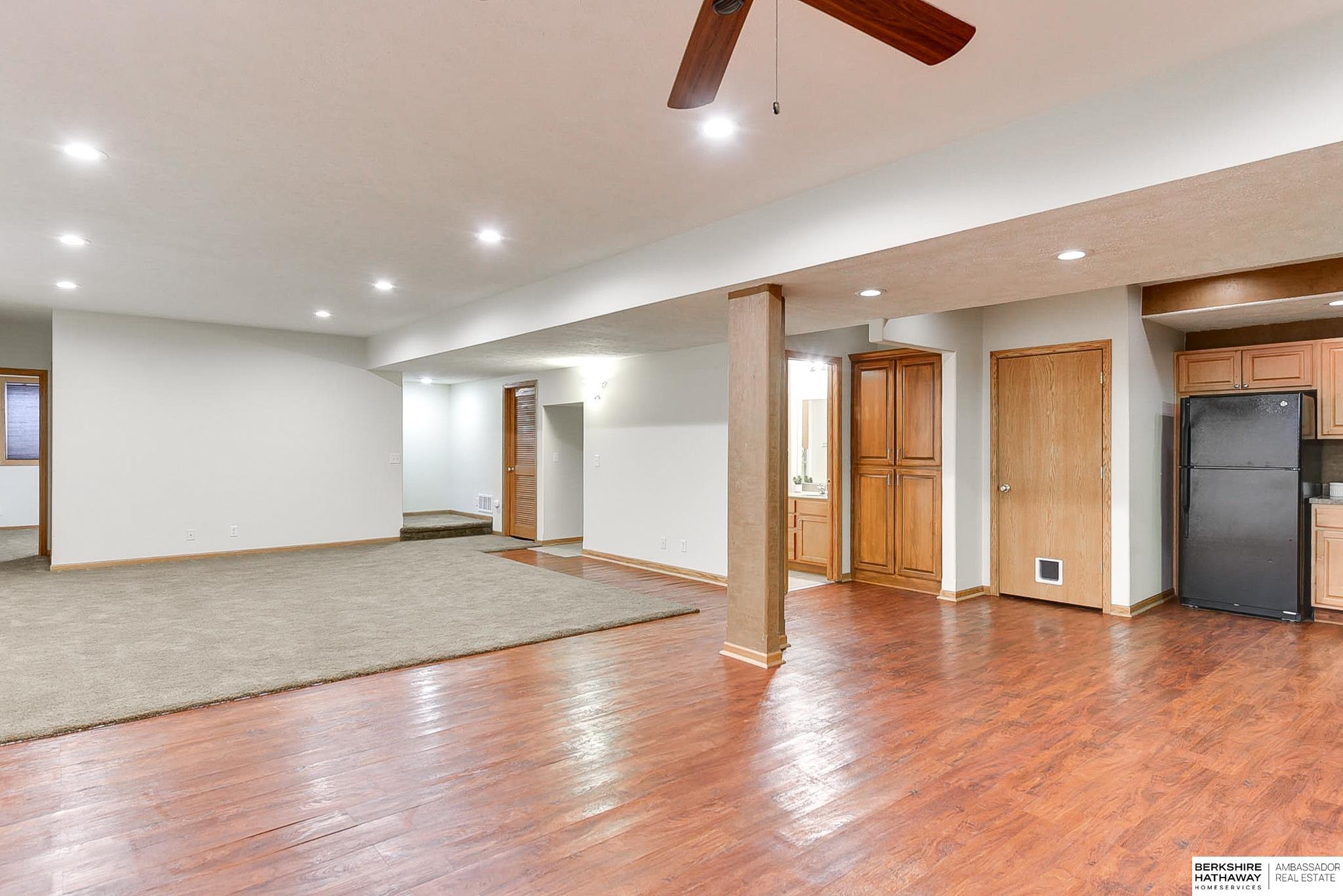 Omaha, Nebraska 68136, United States, 4 Bedrooms Bedrooms, ,3 BathroomsBathrooms,Residential,Pending,8641