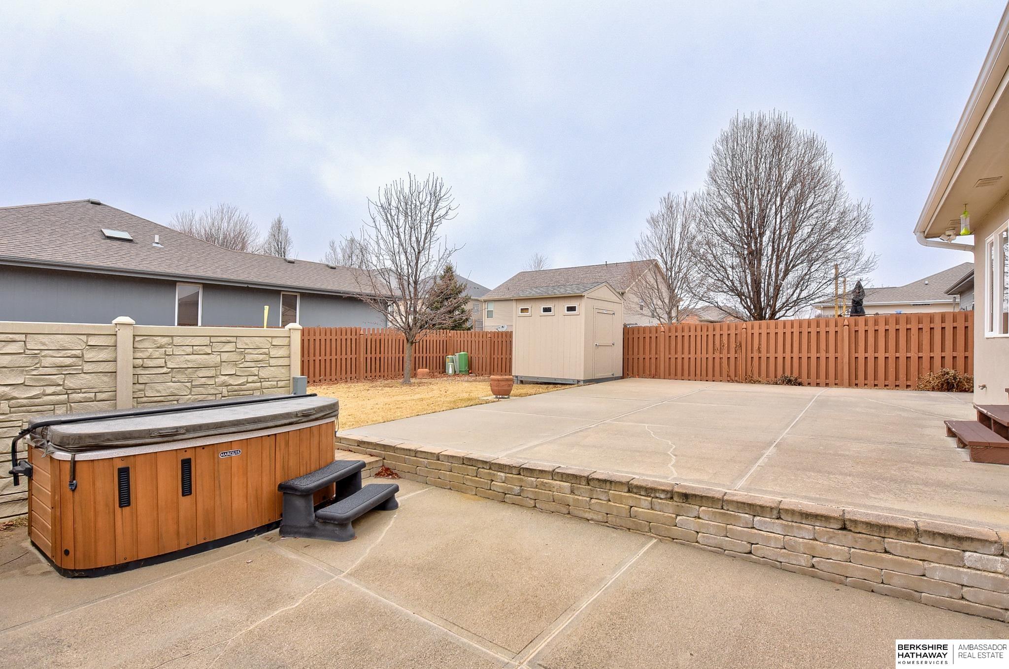 Omaha, Nebraska 68136, United States, 4 Bedrooms Bedrooms, ,3 BathroomsBathrooms,Residential,Pending,8641