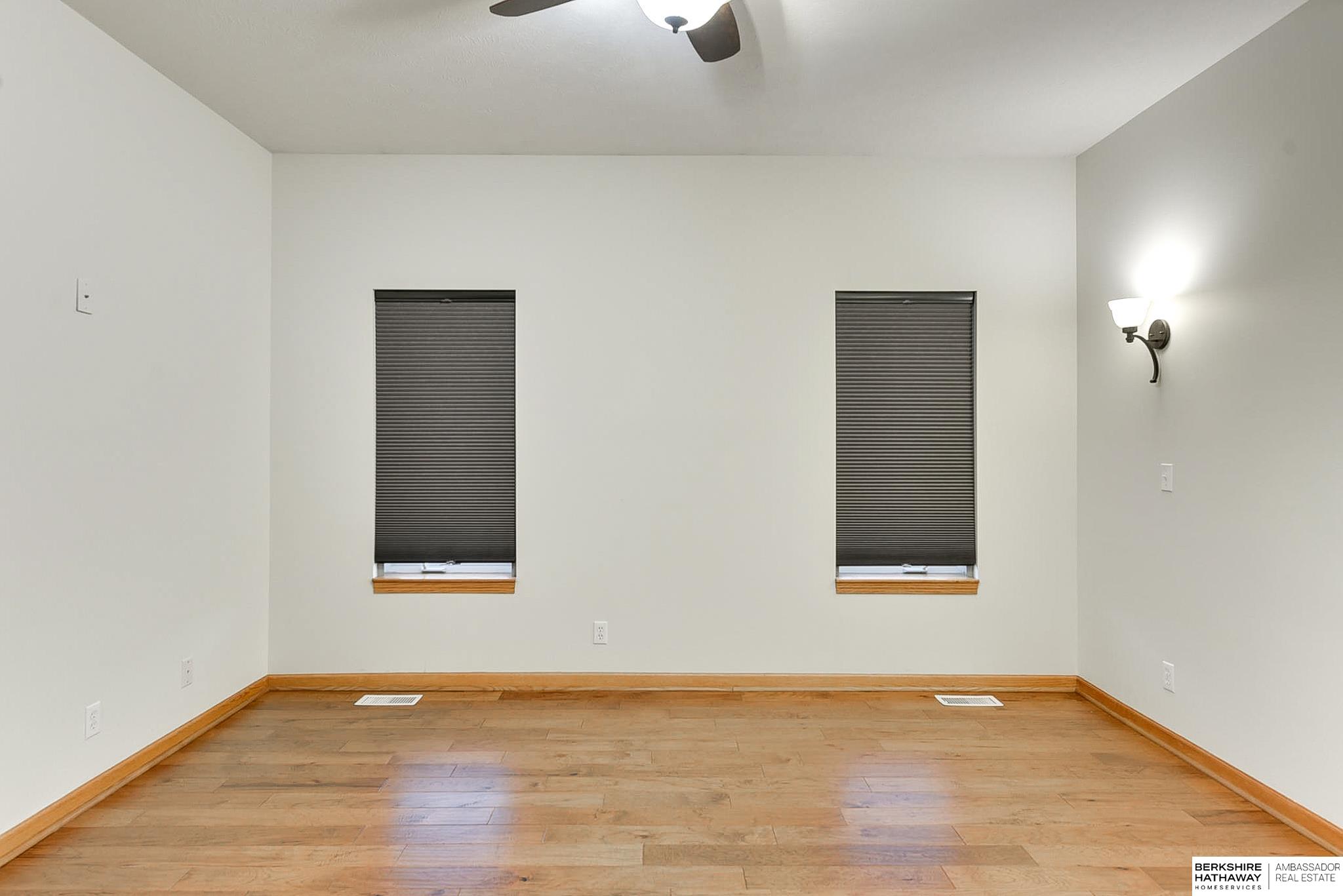 Omaha, Nebraska 68136, United States, 4 Bedrooms Bedrooms, ,3 BathroomsBathrooms,Residential,Pending,8641