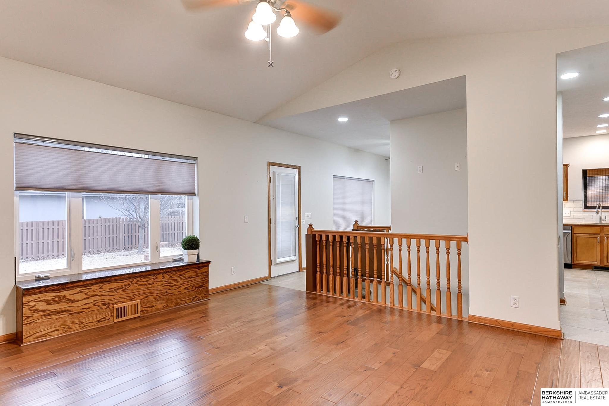 Omaha, Nebraska 68136, United States, 4 Bedrooms Bedrooms, ,3 BathroomsBathrooms,Residential,Pending,8641