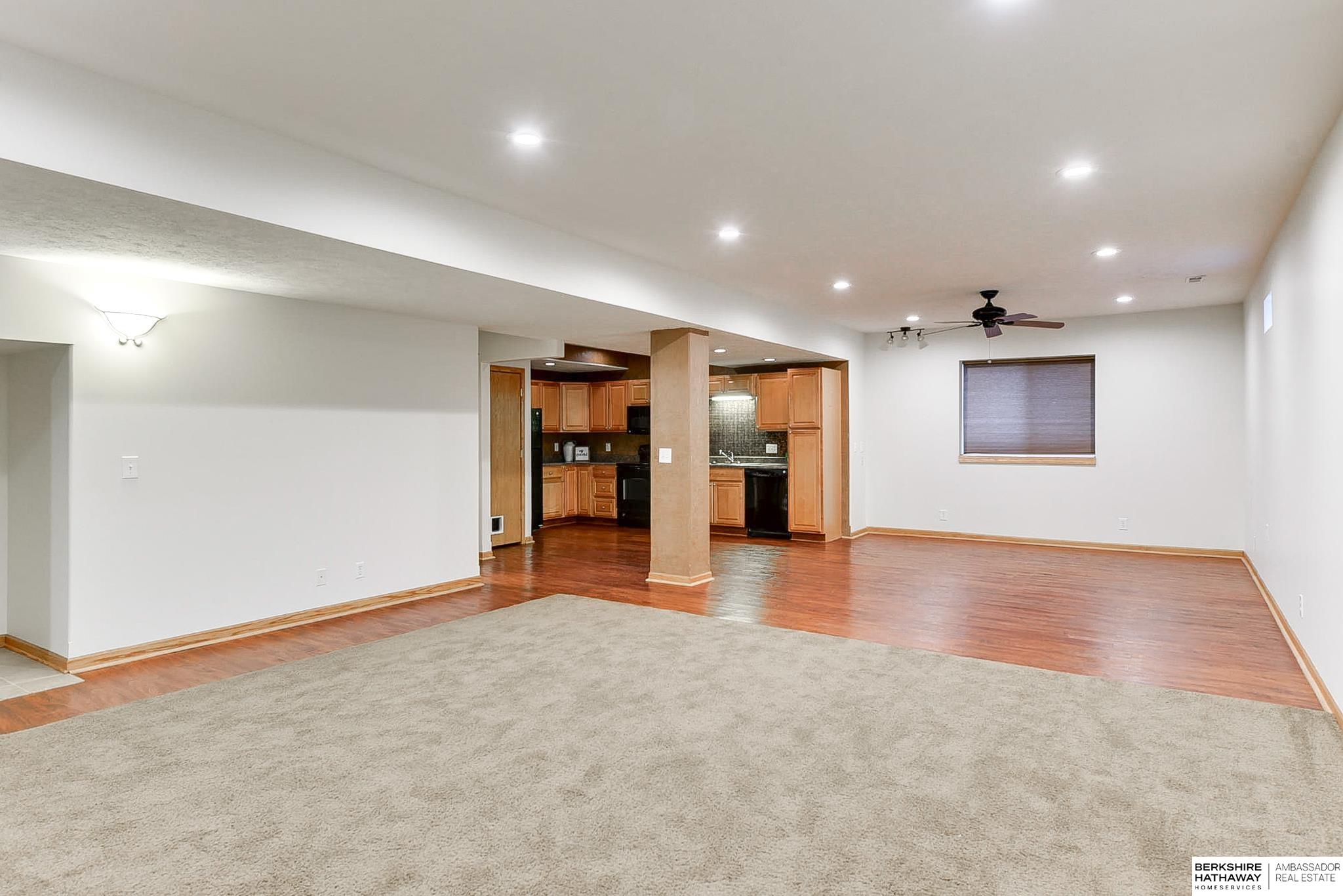 Omaha, Nebraska 68136, United States, 4 Bedrooms Bedrooms, ,3 BathroomsBathrooms,Residential,Pending,8641