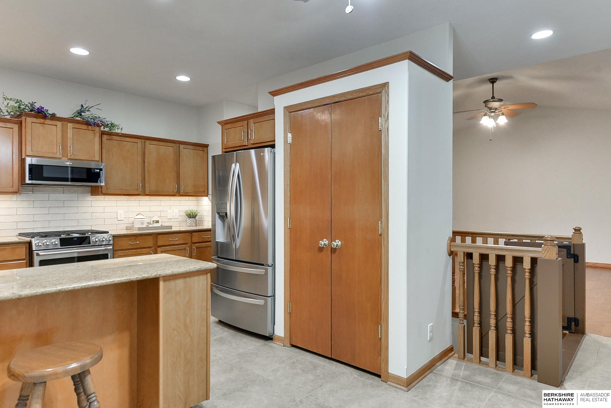 Omaha, Nebraska 68136, United States, 4 Bedrooms Bedrooms, ,3 BathroomsBathrooms,Residential,Pending,8641