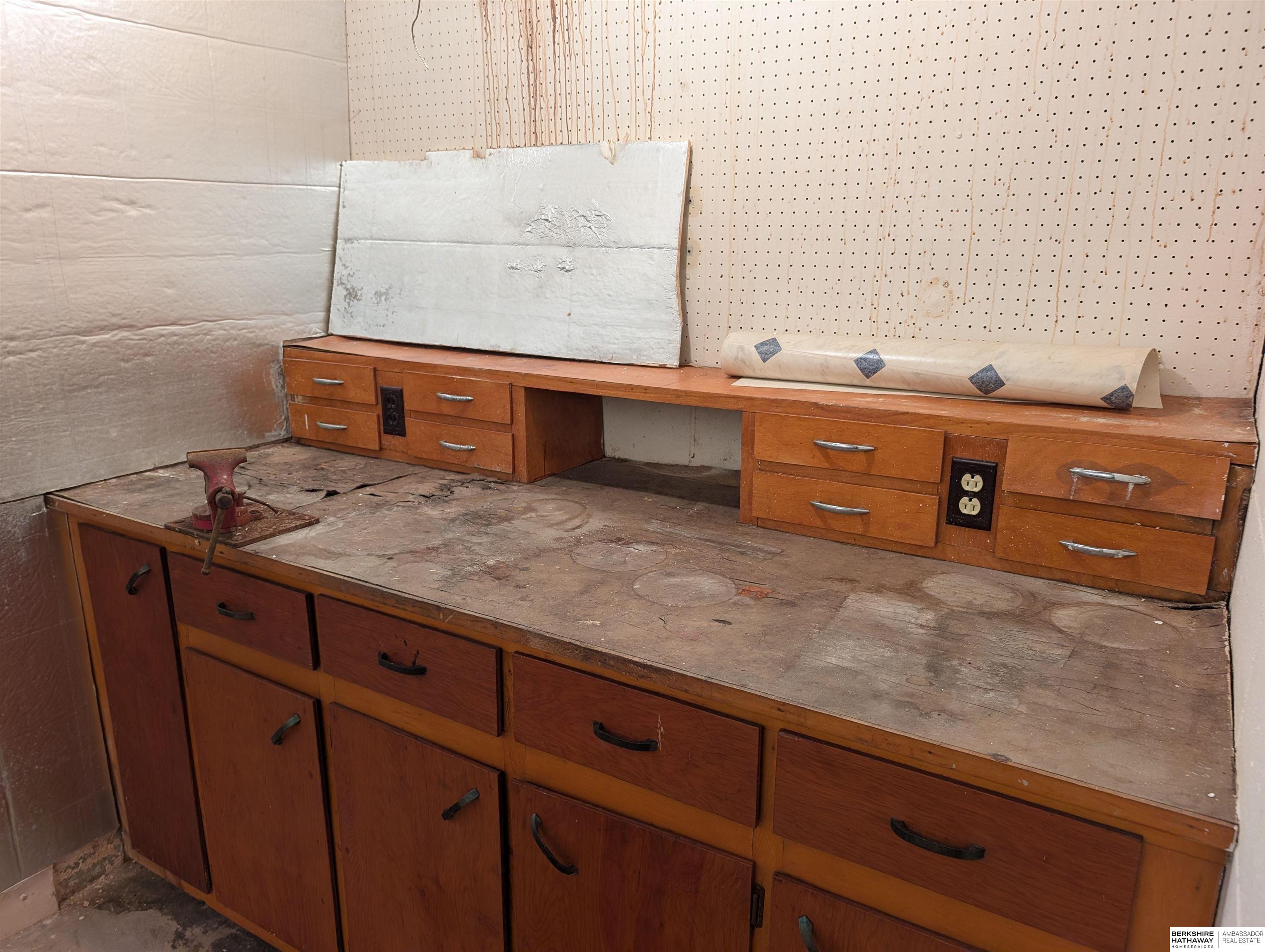 Omaha, Nebraska 68117, United States, 2 Bedrooms Bedrooms, ,2 BathroomsBathrooms,Residential,Pending,8094