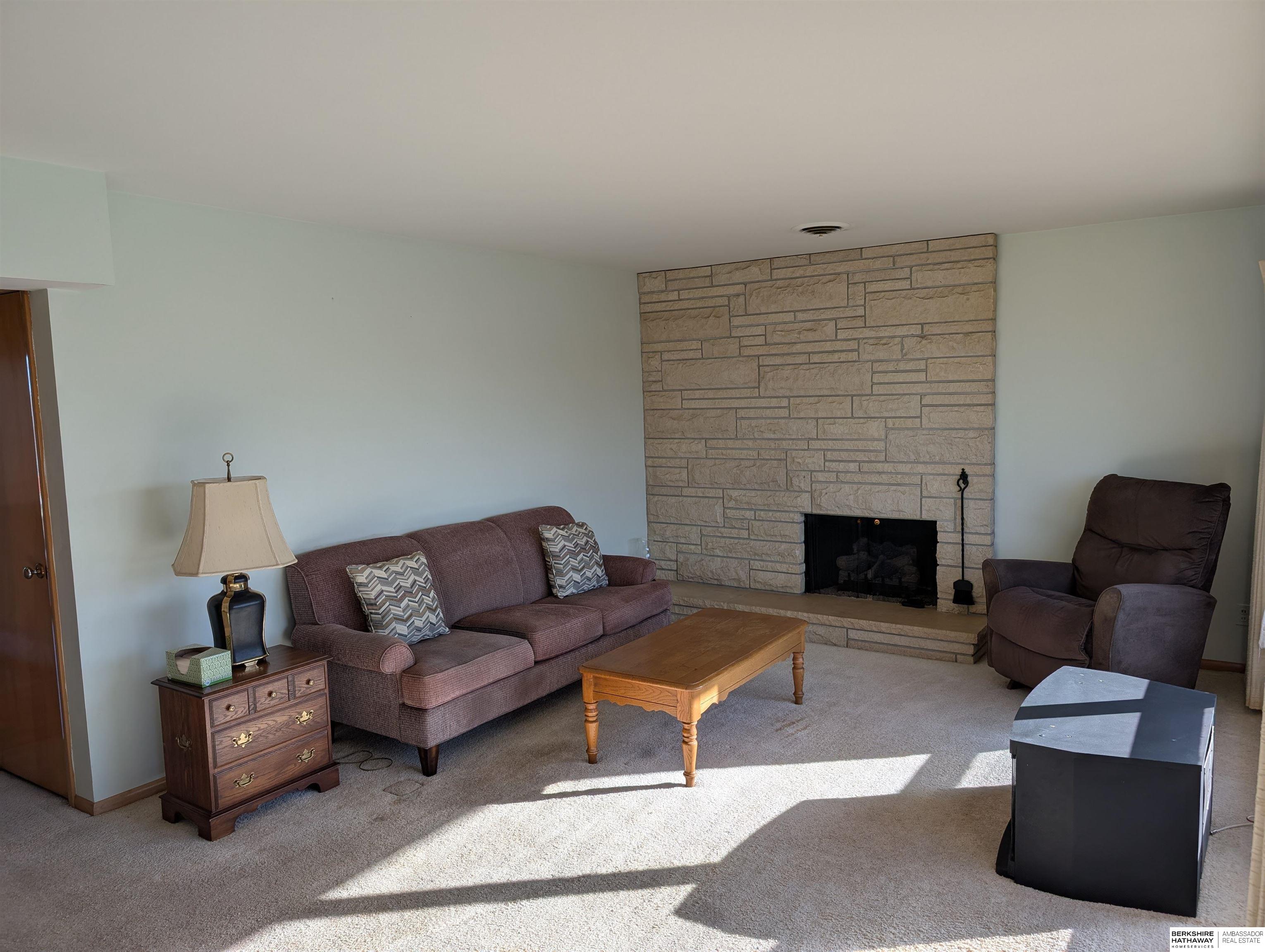 Omaha, Nebraska 68117, United States, 2 Bedrooms Bedrooms, ,2 BathroomsBathrooms,Residential,Pending,8094