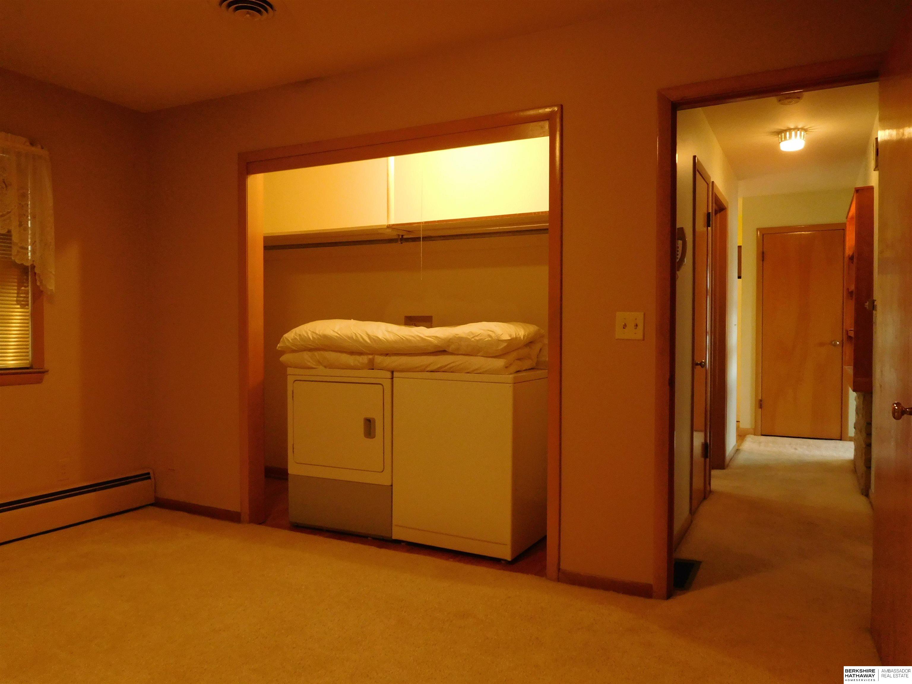 Omaha, Nebraska 68117, United States, 2 Bedrooms Bedrooms, ,2 BathroomsBathrooms,Residential,Pending,8094